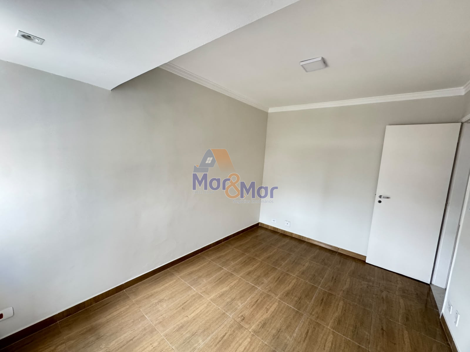 Apartamento na Praia da Enseada, Guarujá - SP