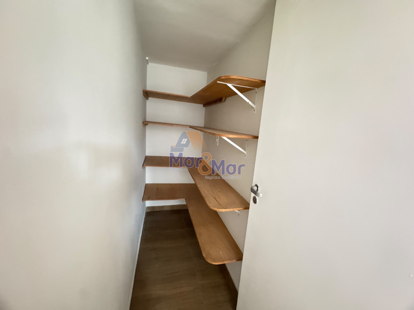 Apartamento na Praia da Enseada, Guarujá - SP