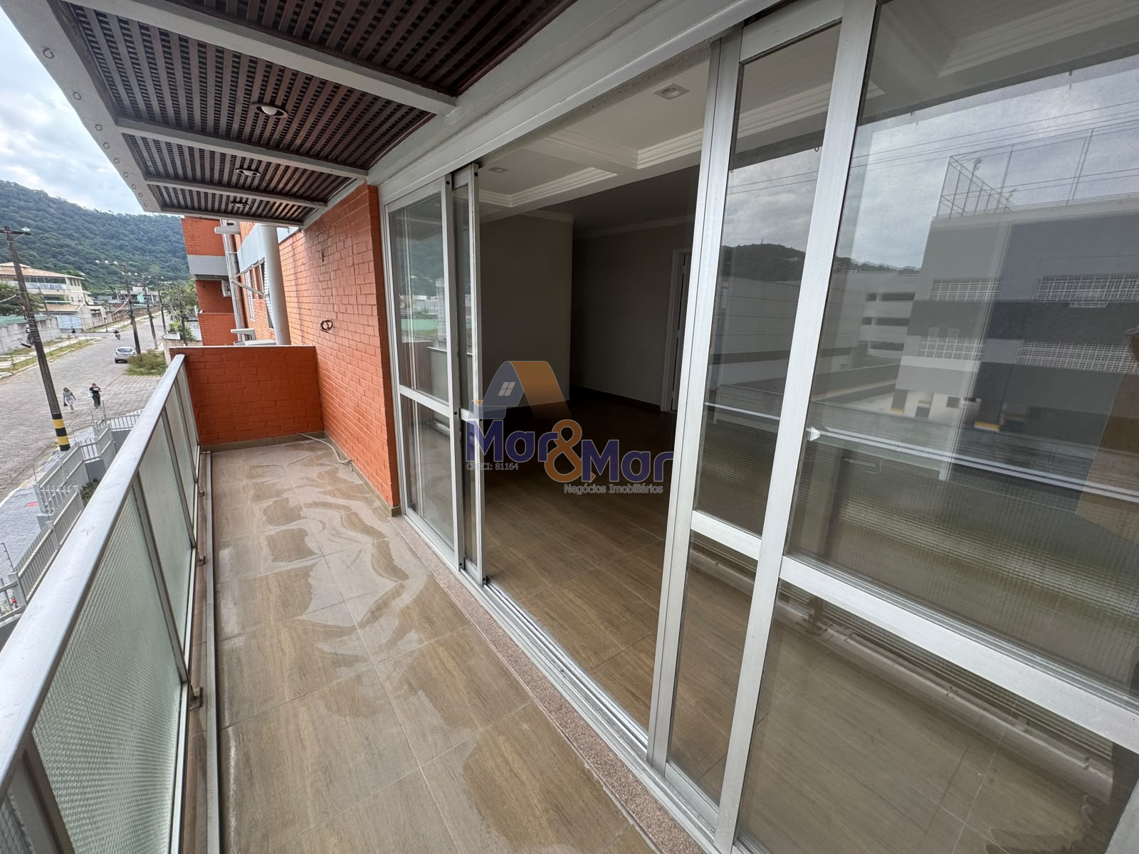 Apartamento na Praia da Enseada, Guarujá - SP
