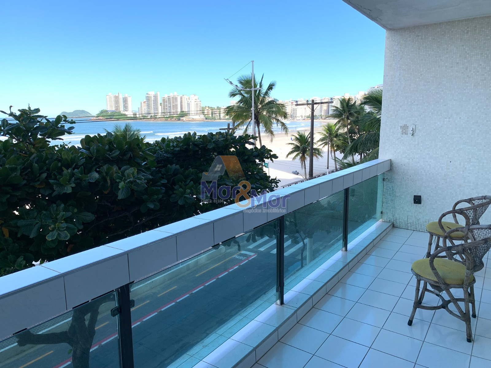Apartamento Frente ao Mar nas Pitangueiras, Guarujá - SP