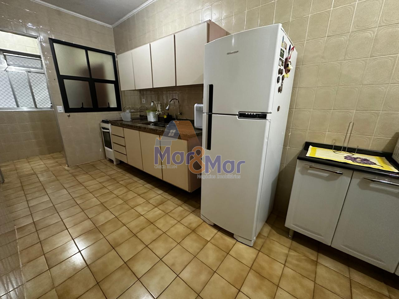 Apartamento na Praia das Pitangueiras, Guarujá - SP