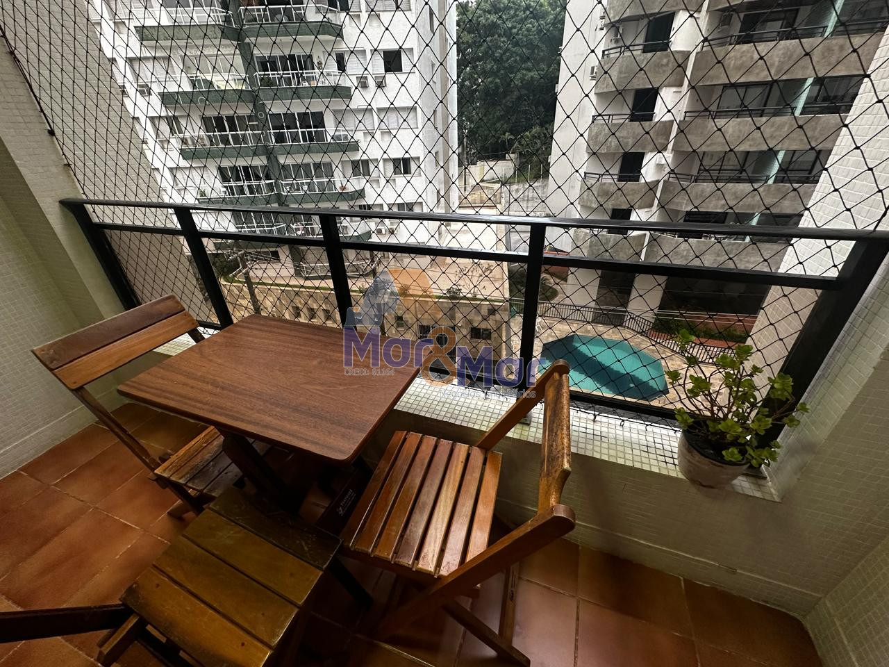 Apartamento na Praia das Pitangueiras, Guarujá - SP