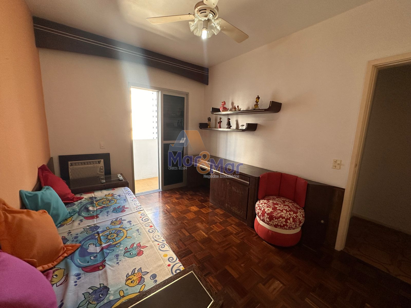 Apartamento na Praia das Pitangueiras, Guarujá - SP