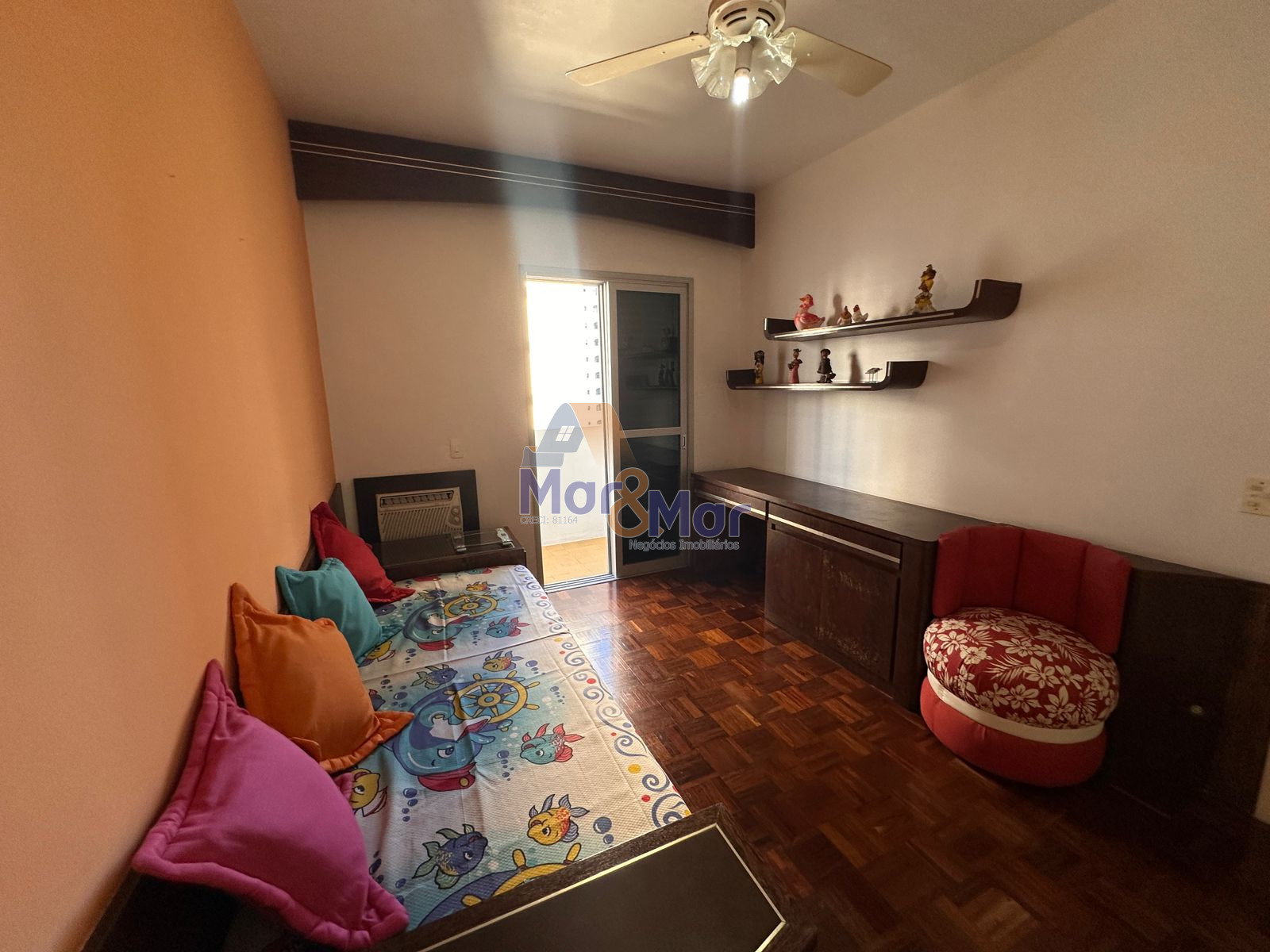 Apartamento na Praia das Pitangueiras, Guarujá - SP
