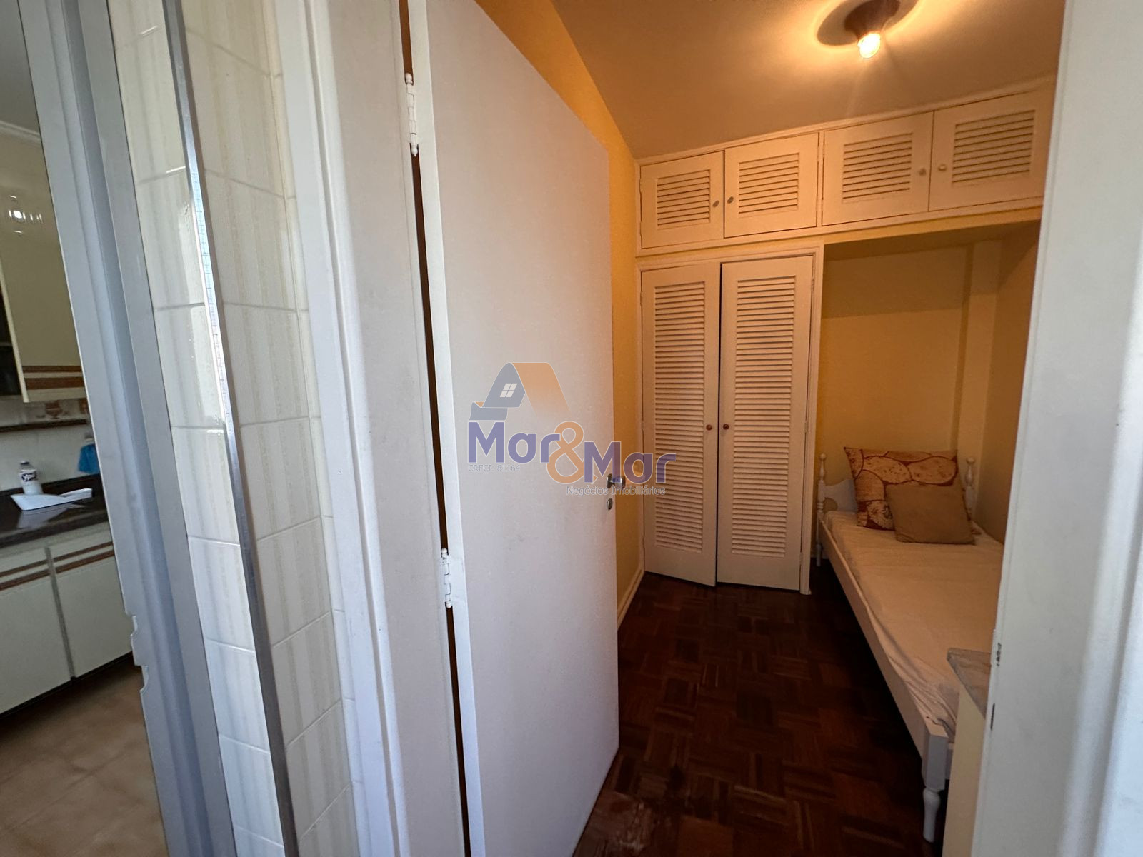 Apartamento na Praia das Pitangueiras, Guarujá - SP