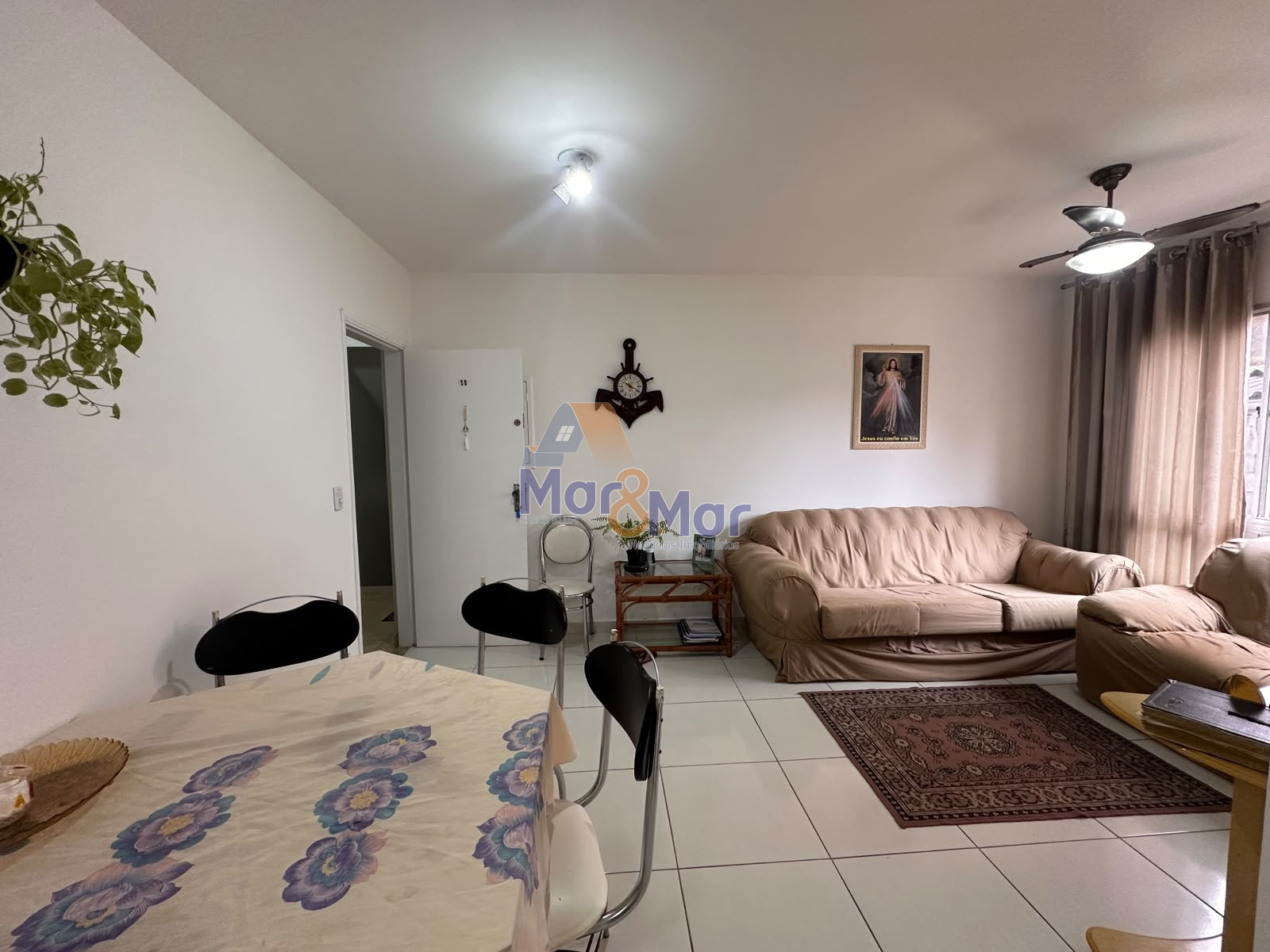 Apartamento na Praia da Enseada, Guarujá - SP