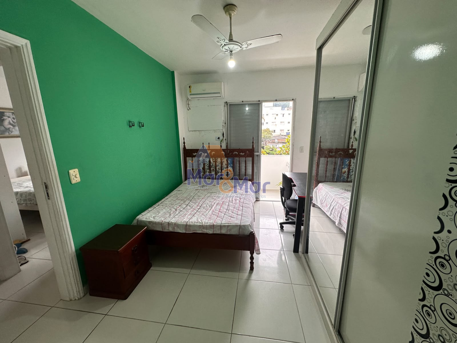 Apartamento na Praia da Enseada, Guarujá - SP