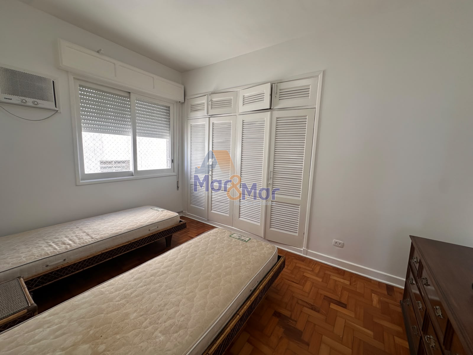 Apartamento Frente ao Mar nas Pitangueiras, Guarujá - SP