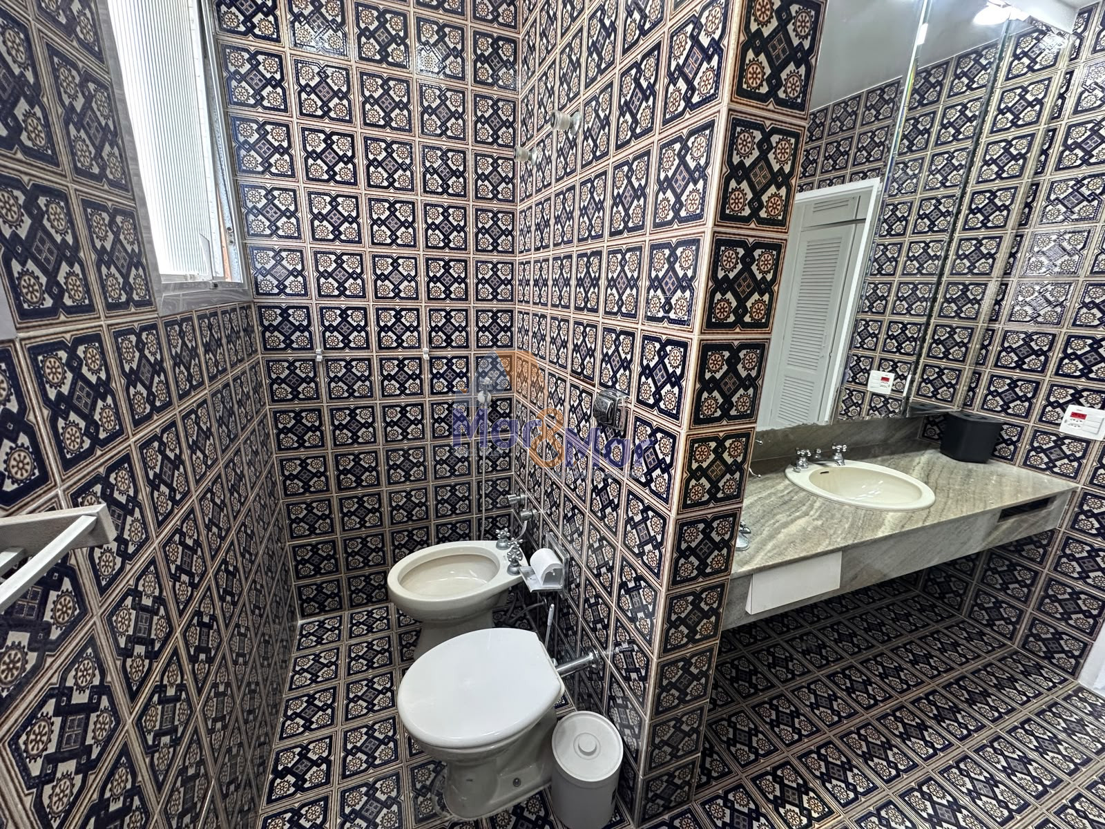 Apartamento Frente ao Mar nas Pitangueiras, Guarujá - SP