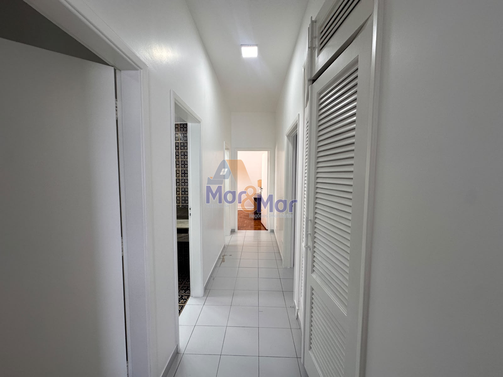 Apartamento Frente ao Mar nas Pitangueiras, Guarujá - SP