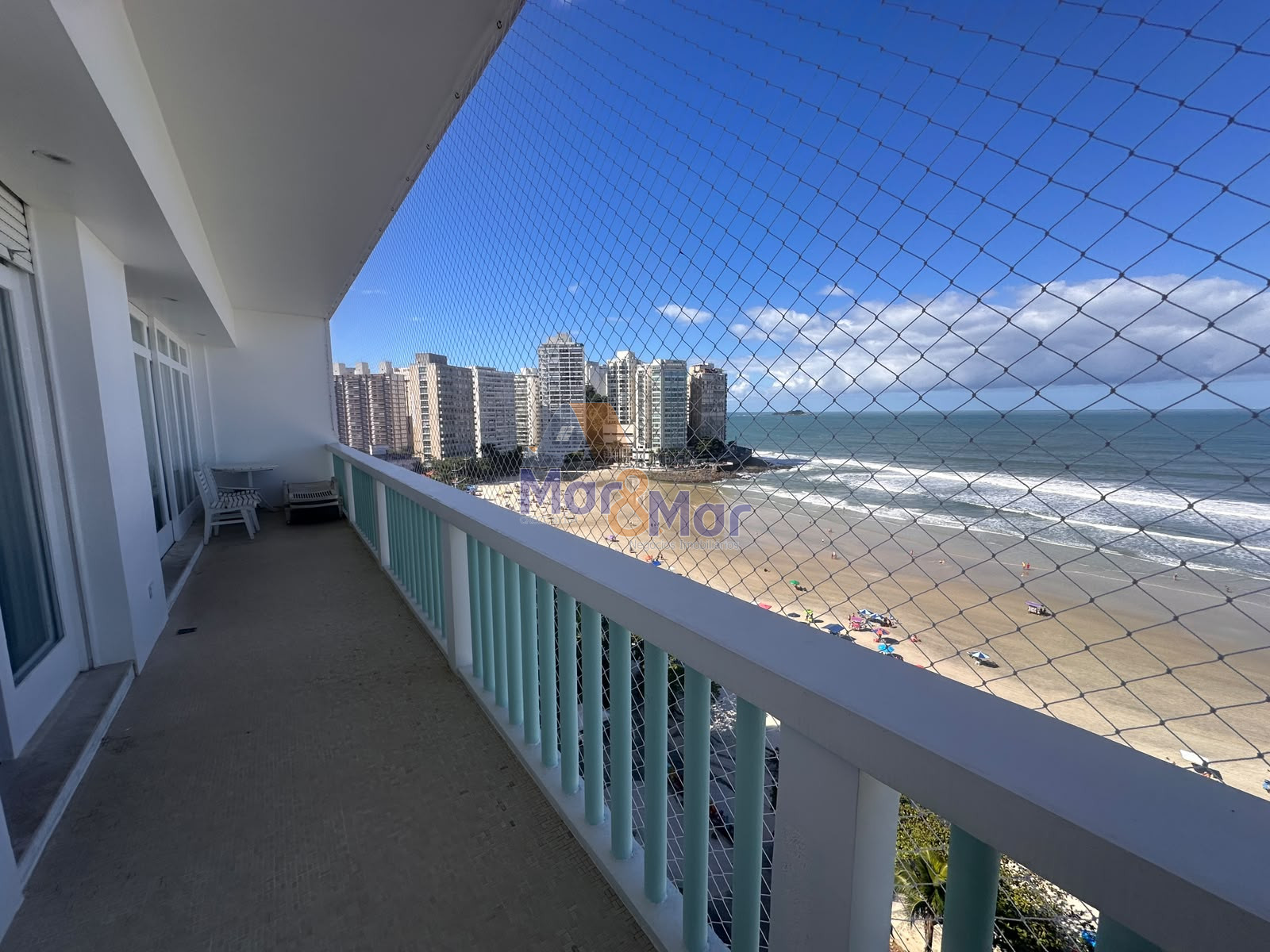 Apartamento Frente ao Mar nas Pitangueiras, Guarujá - SP