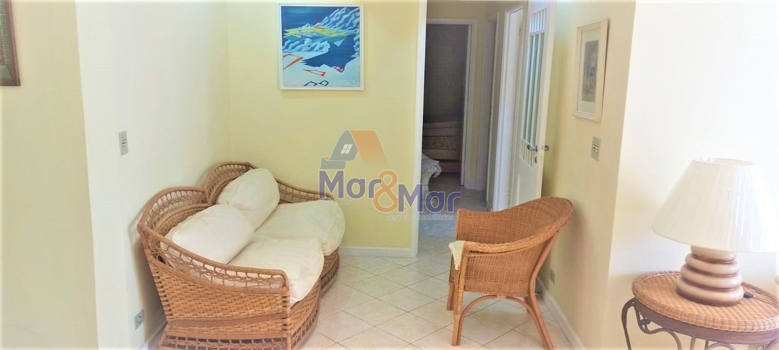 Apartamento na Praia das Pitangueiras, Guarujá - SP