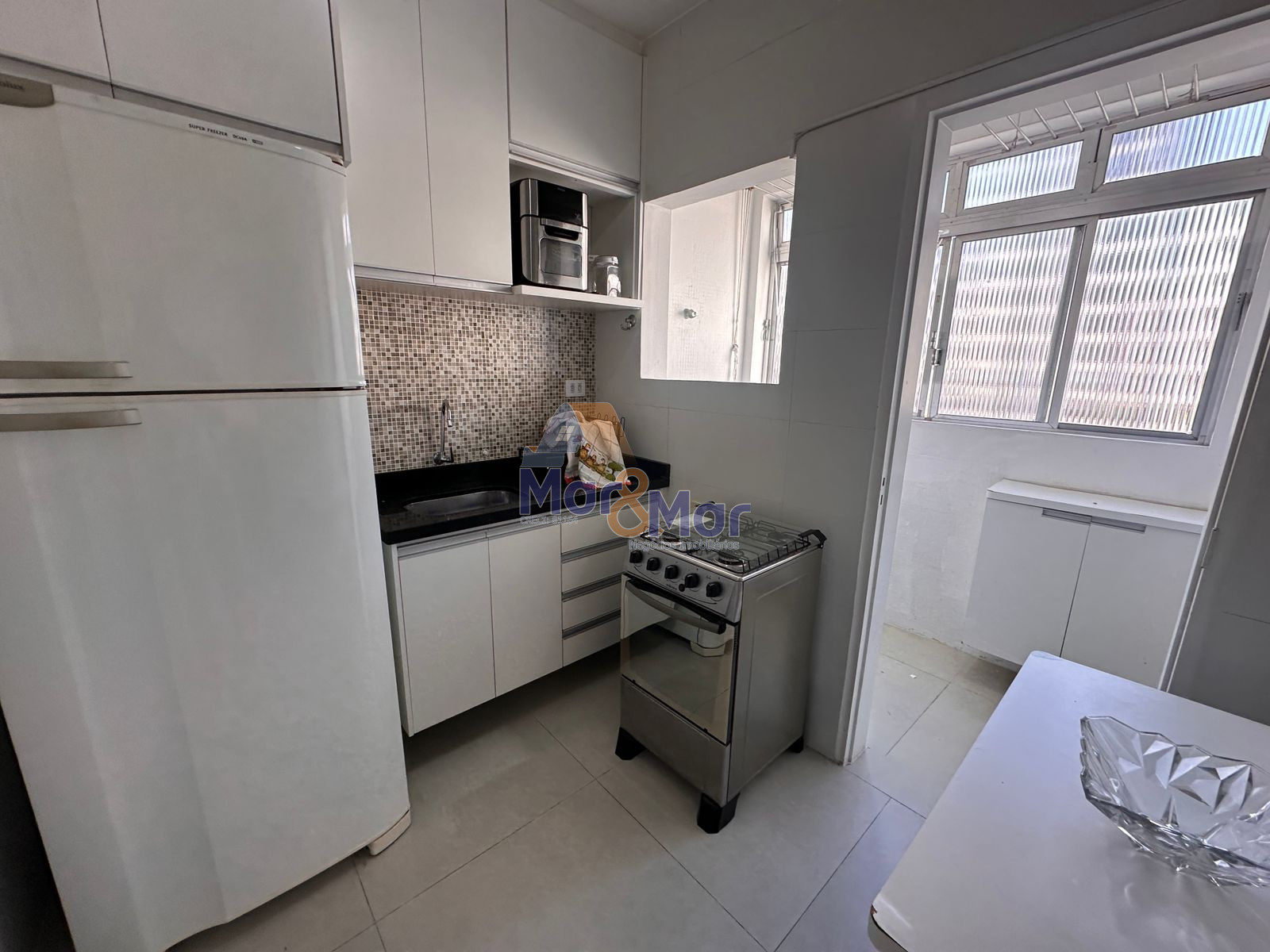 Apartamento na Praia das Pitangueiras, Guarujá - SP