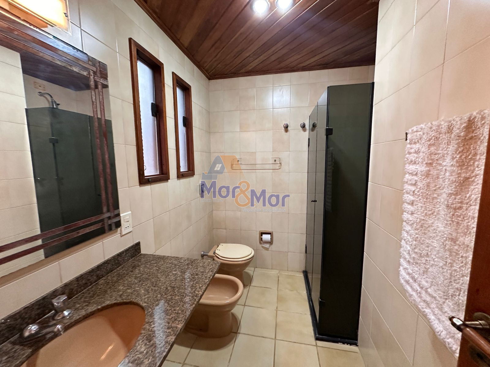 Apartamento na Praia da Enseada, Guarujá - SP