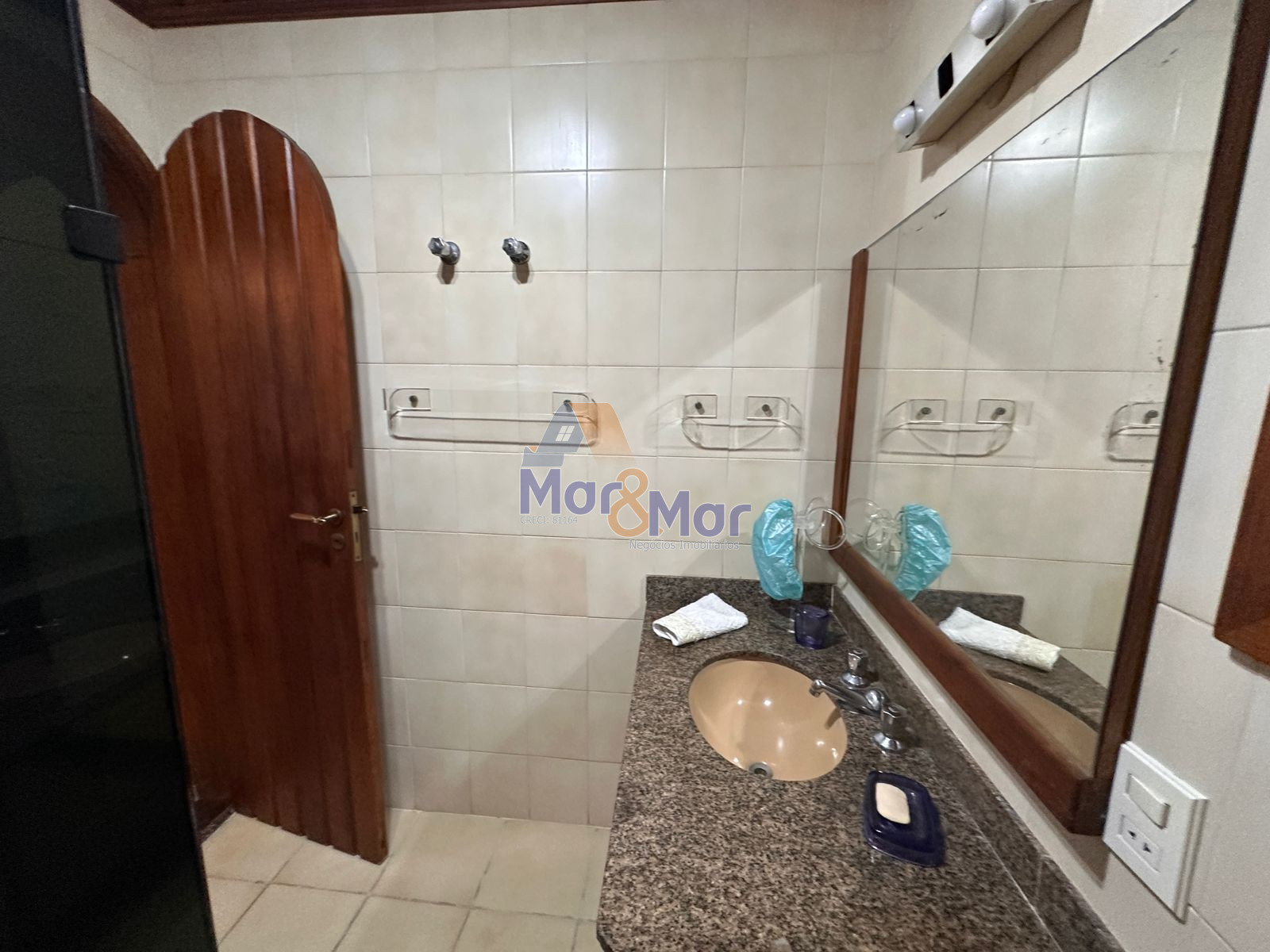 Apartamento na Praia da Enseada, Guarujá - SP