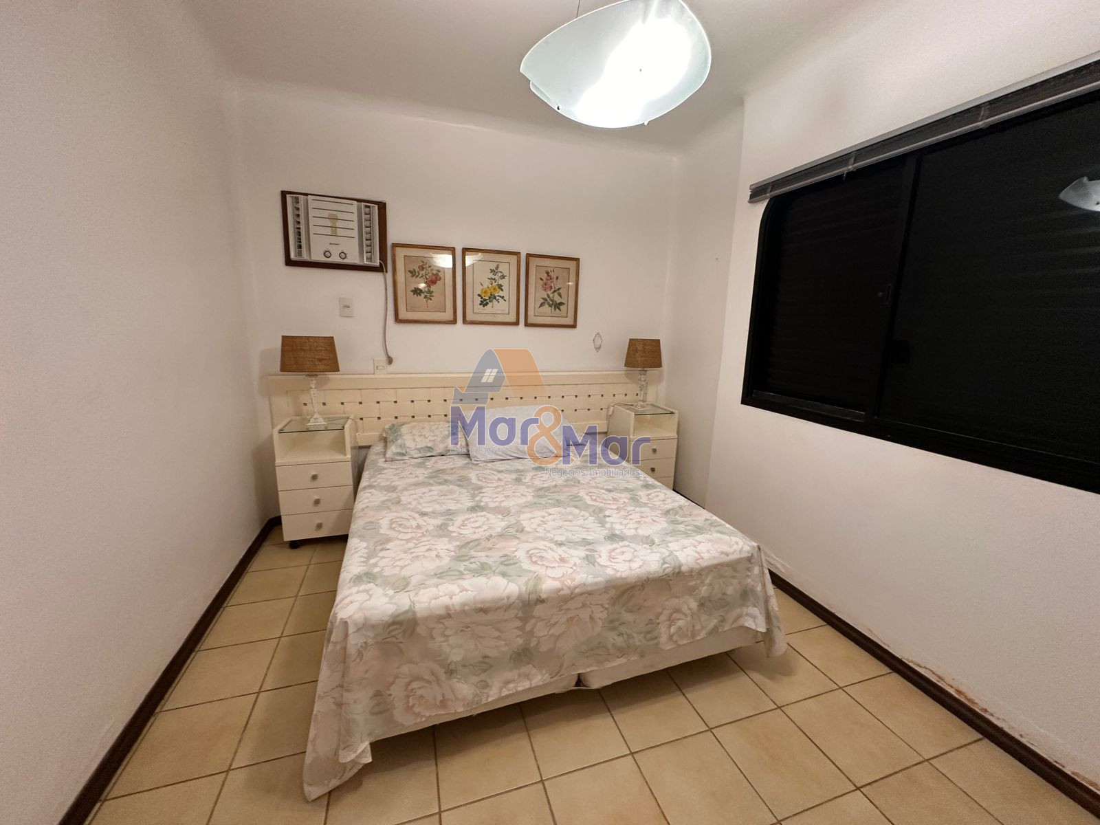 Apartamento na Praia da Enseada, Guarujá - SP