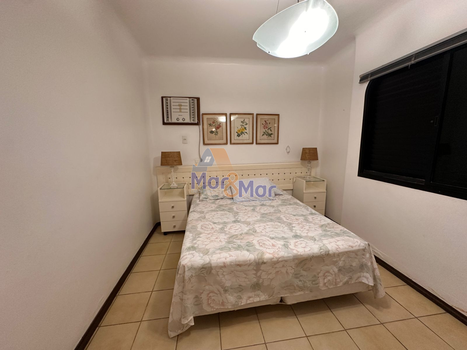 Apartamento na Praia da Enseada, Guarujá - SP