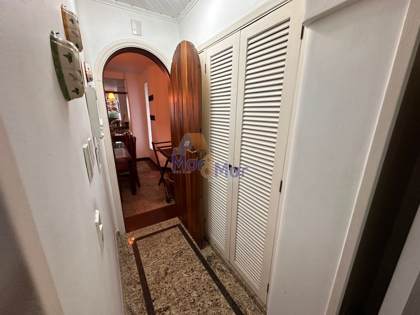Apartamento na Praia da Enseada, Guarujá - SP