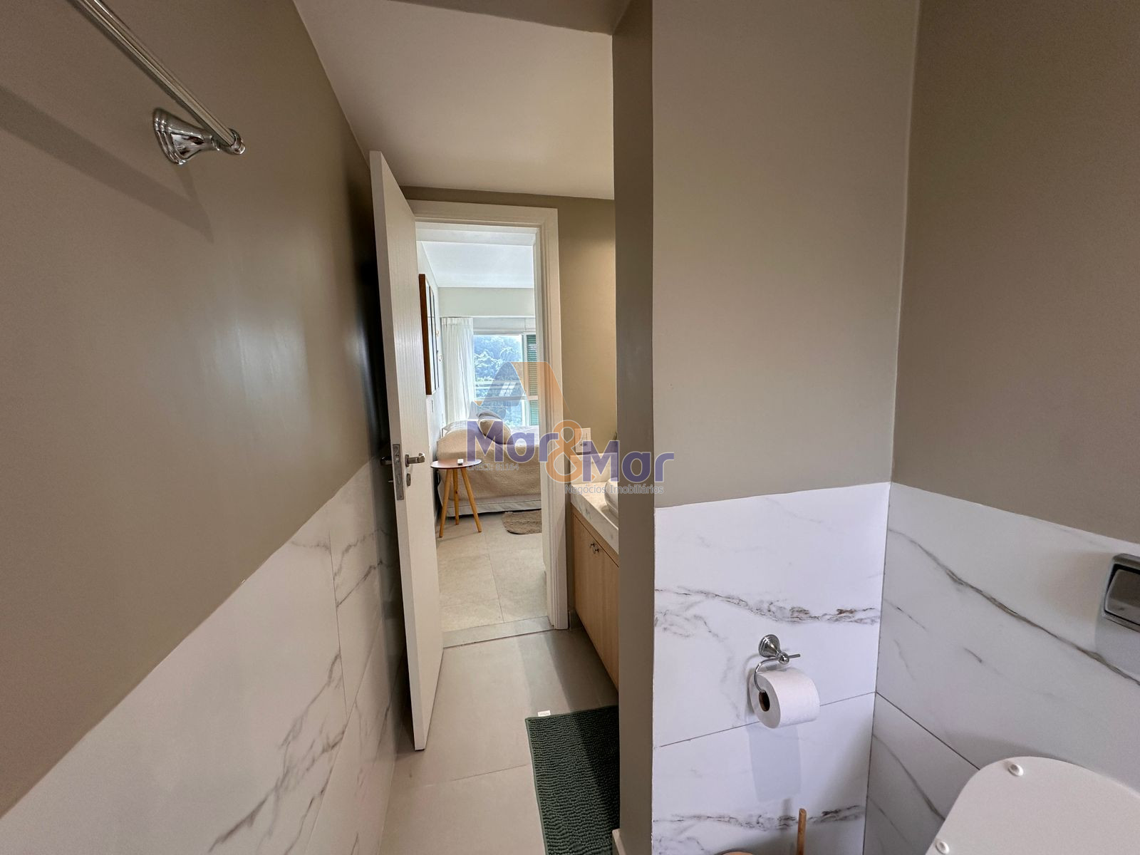 Apartamento Frente ao Mar nas Pitangueiras, Guarujá - SP
