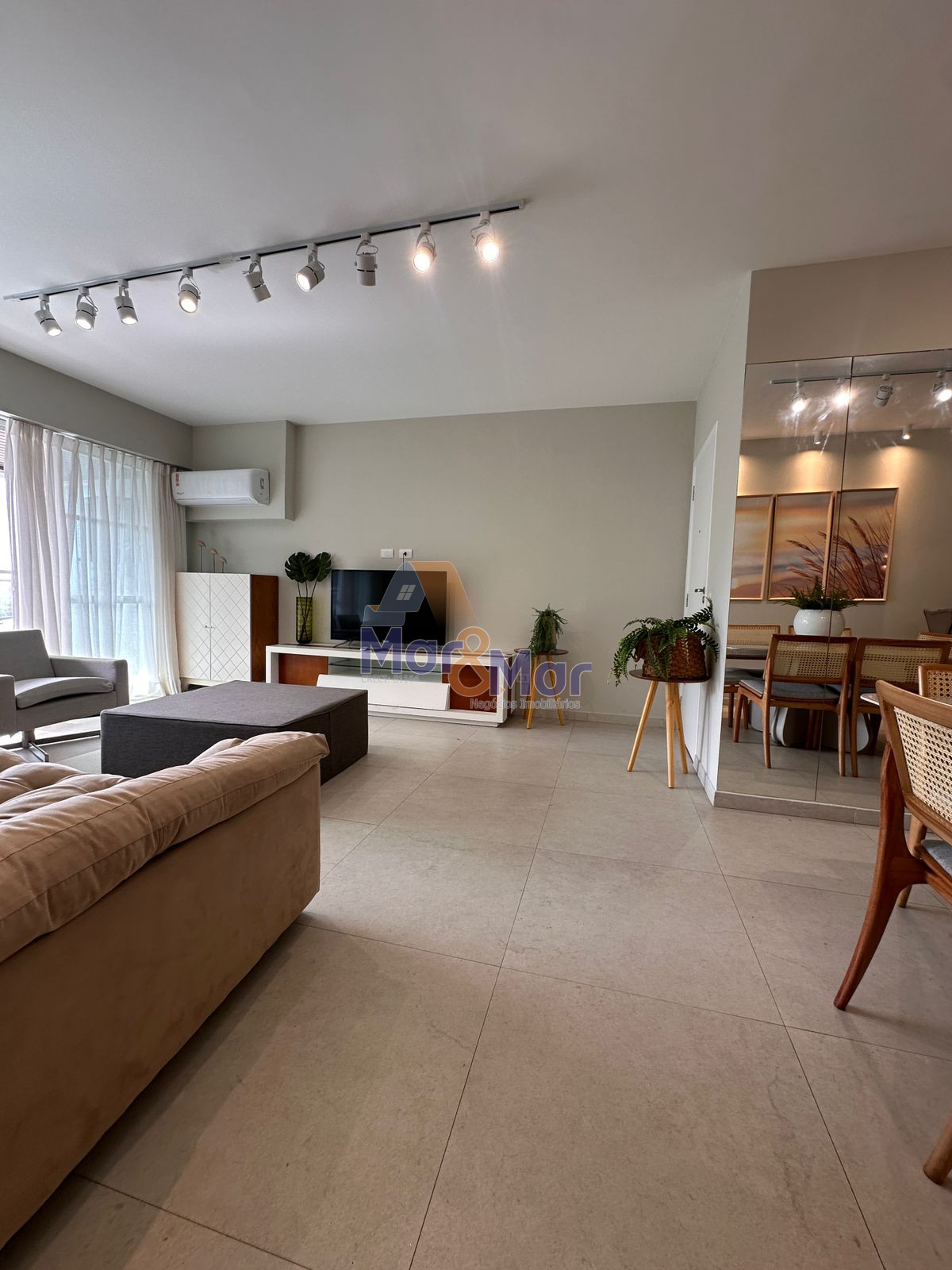 Apartamento Frente ao Mar nas Pitangueiras, Guarujá - SP
