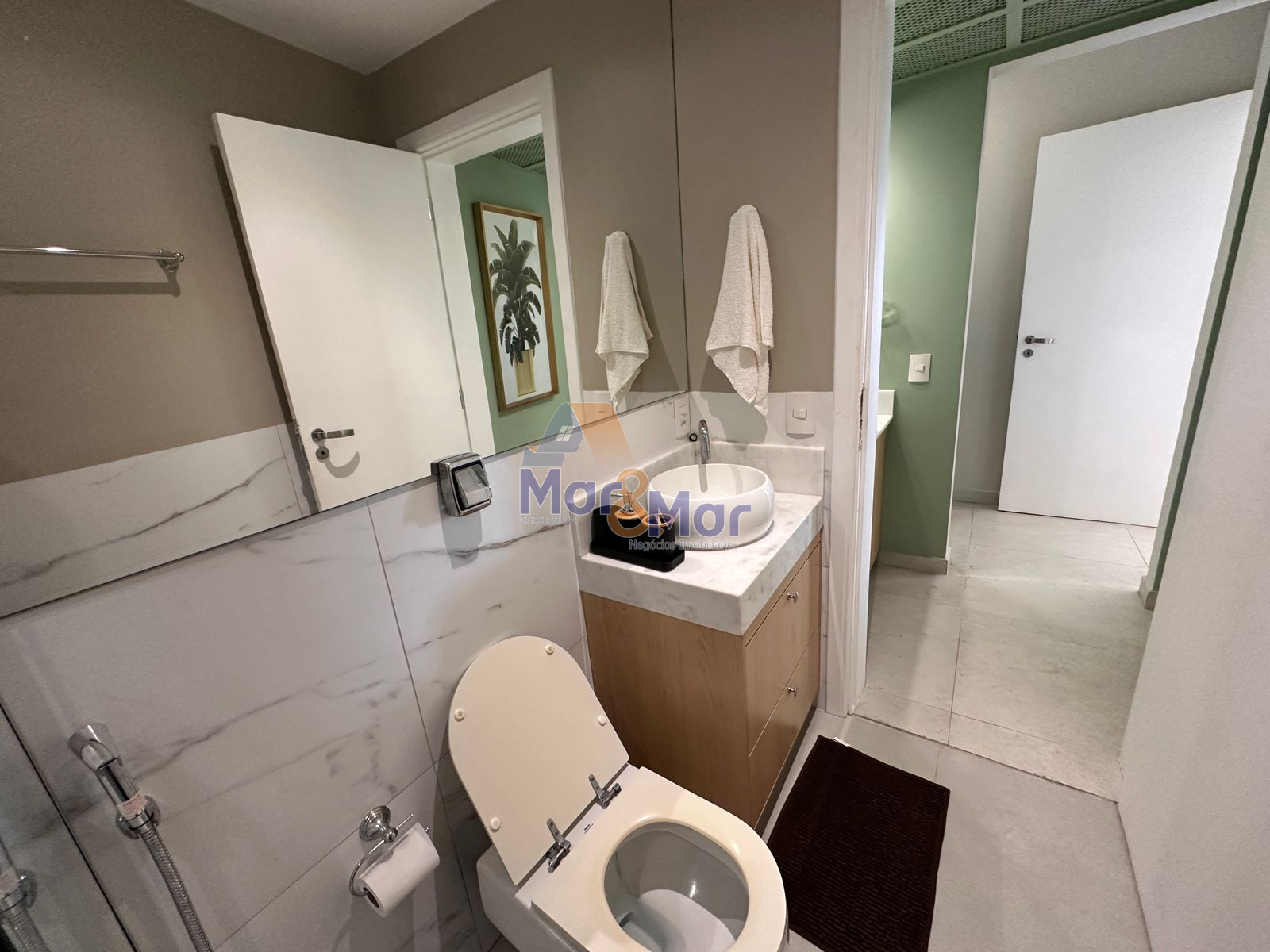 Apartamento Frente ao Mar nas Pitangueiras, Guarujá - SP