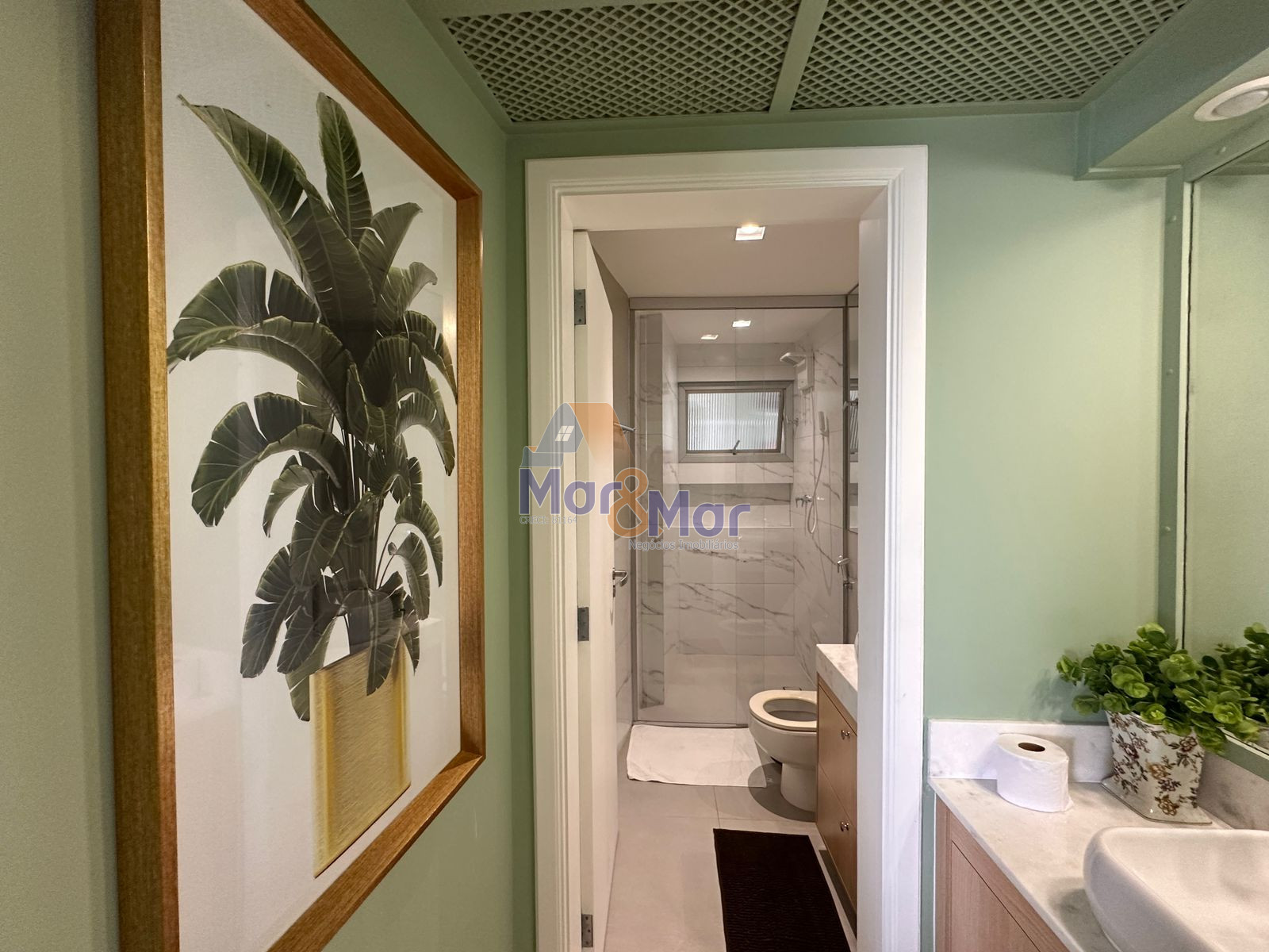 Apartamento Frente ao Mar nas Pitangueiras, Guarujá - SP