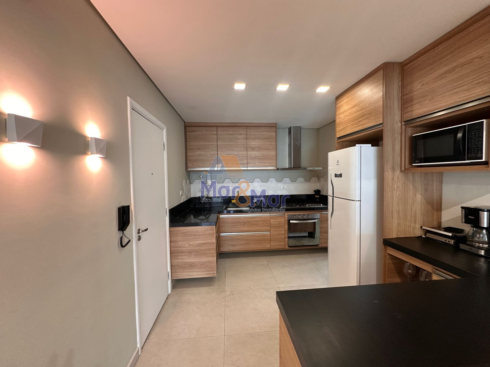 Apartamento Frente ao Mar nas Pitangueiras, Guarujá - SP