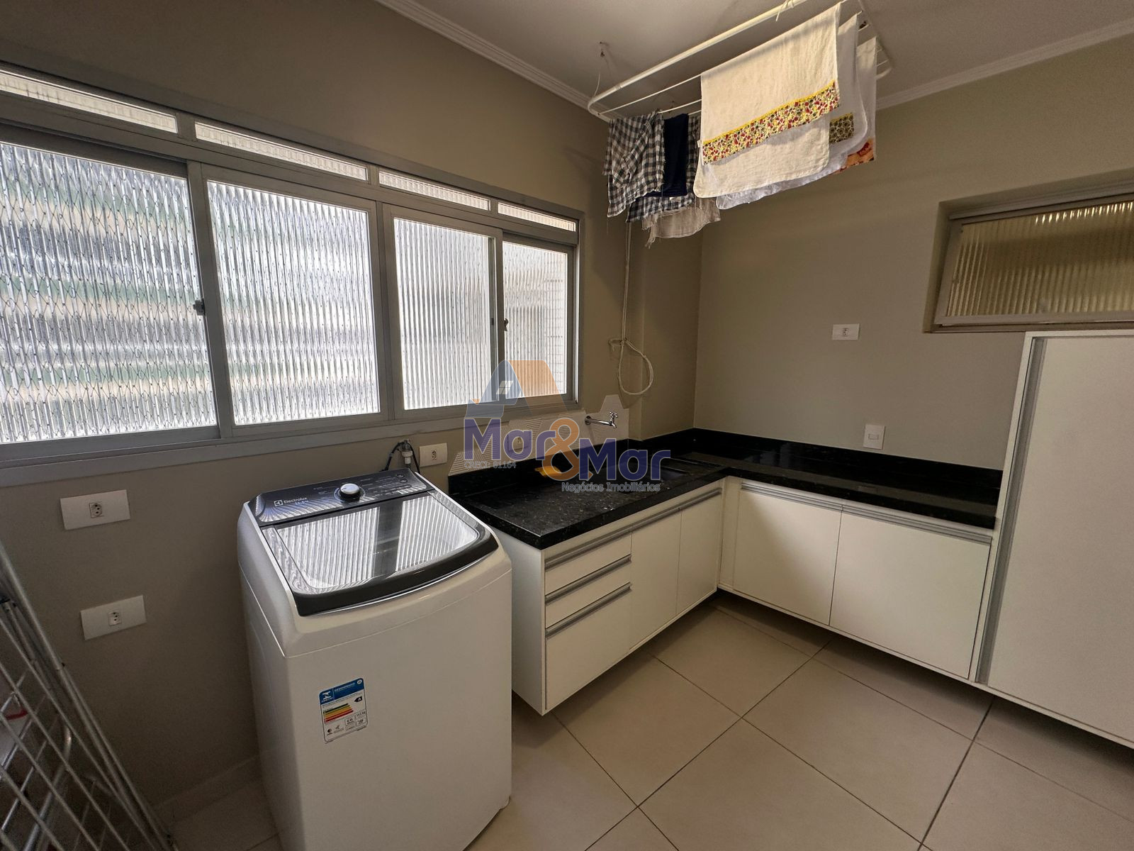 Apartamento Frente ao Mar nas Pitangueiras, Guarujá - SP