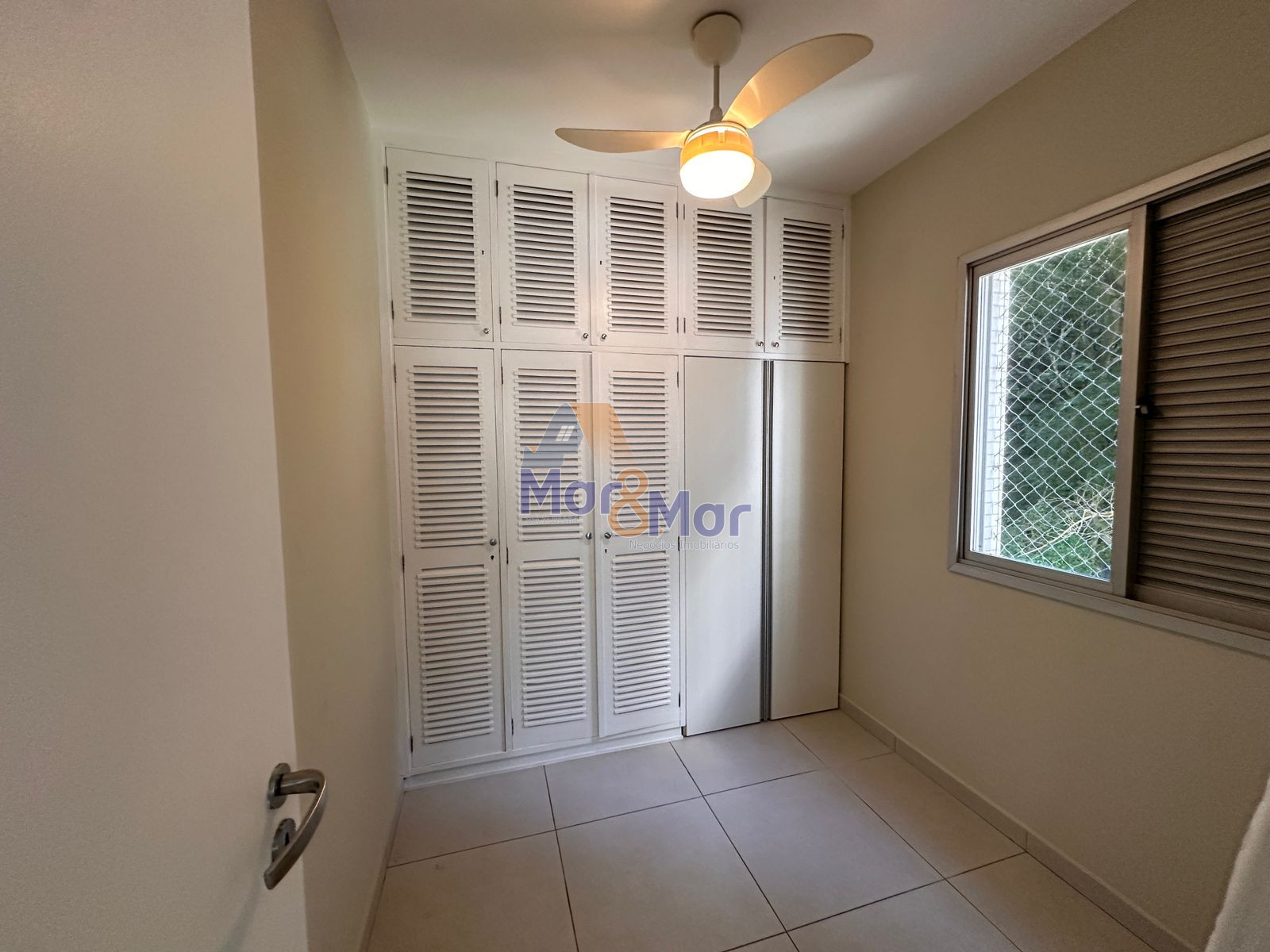 Apartamento Frente ao Mar nas Pitangueiras, Guarujá - SP