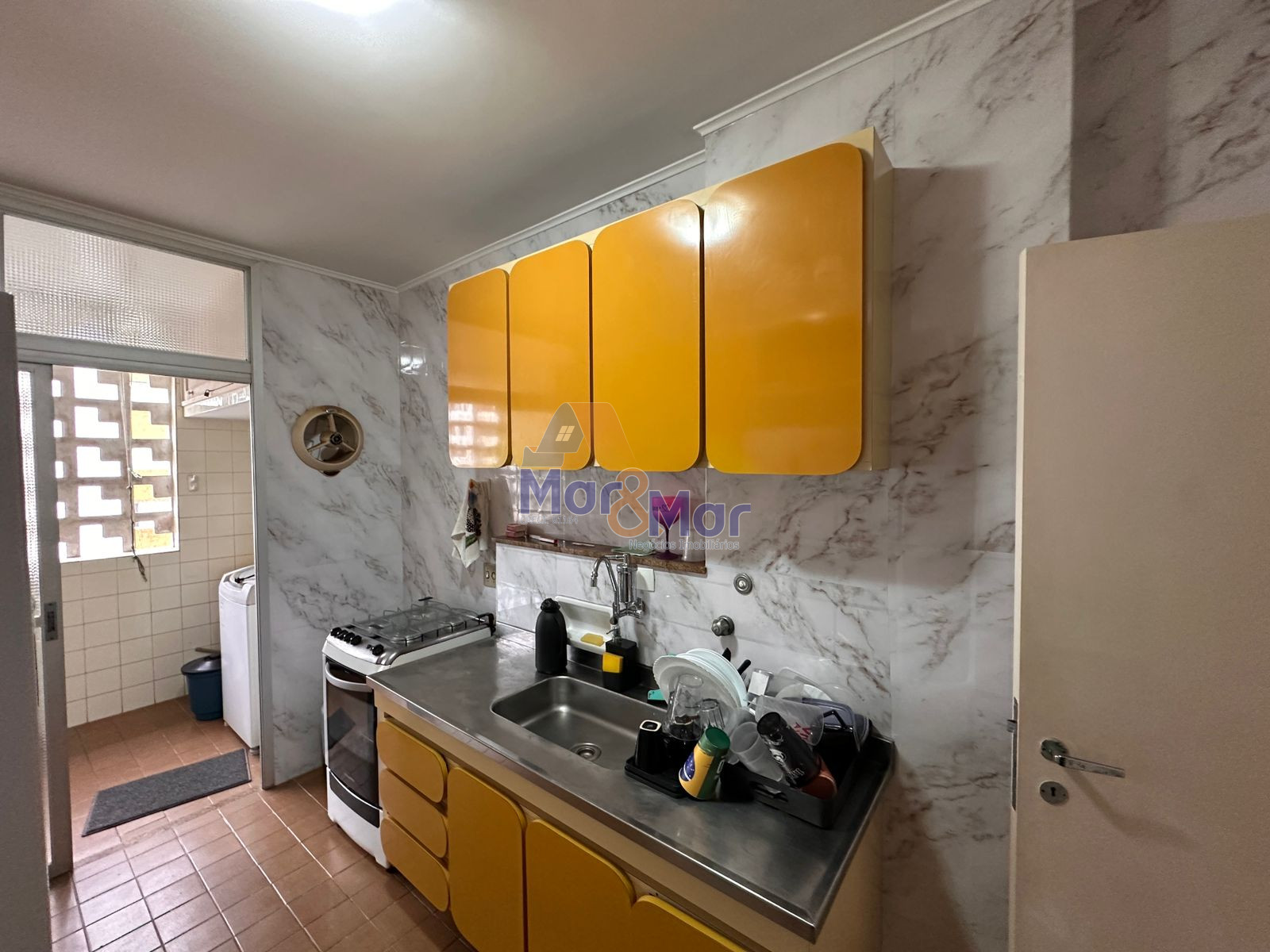 Apartamento na Praia das Pitangueiras, Guarujá - SP