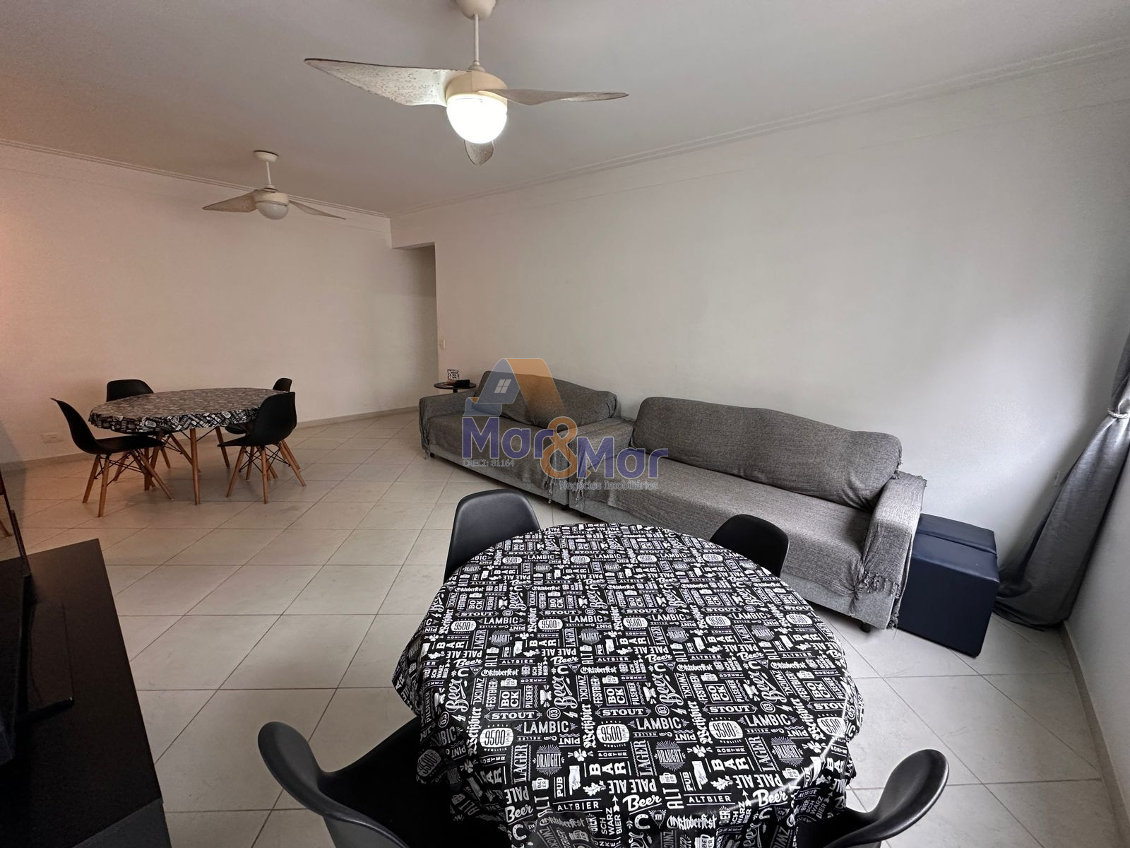 Apartamento na Praia das Pitangueiras, Guarujá - SP