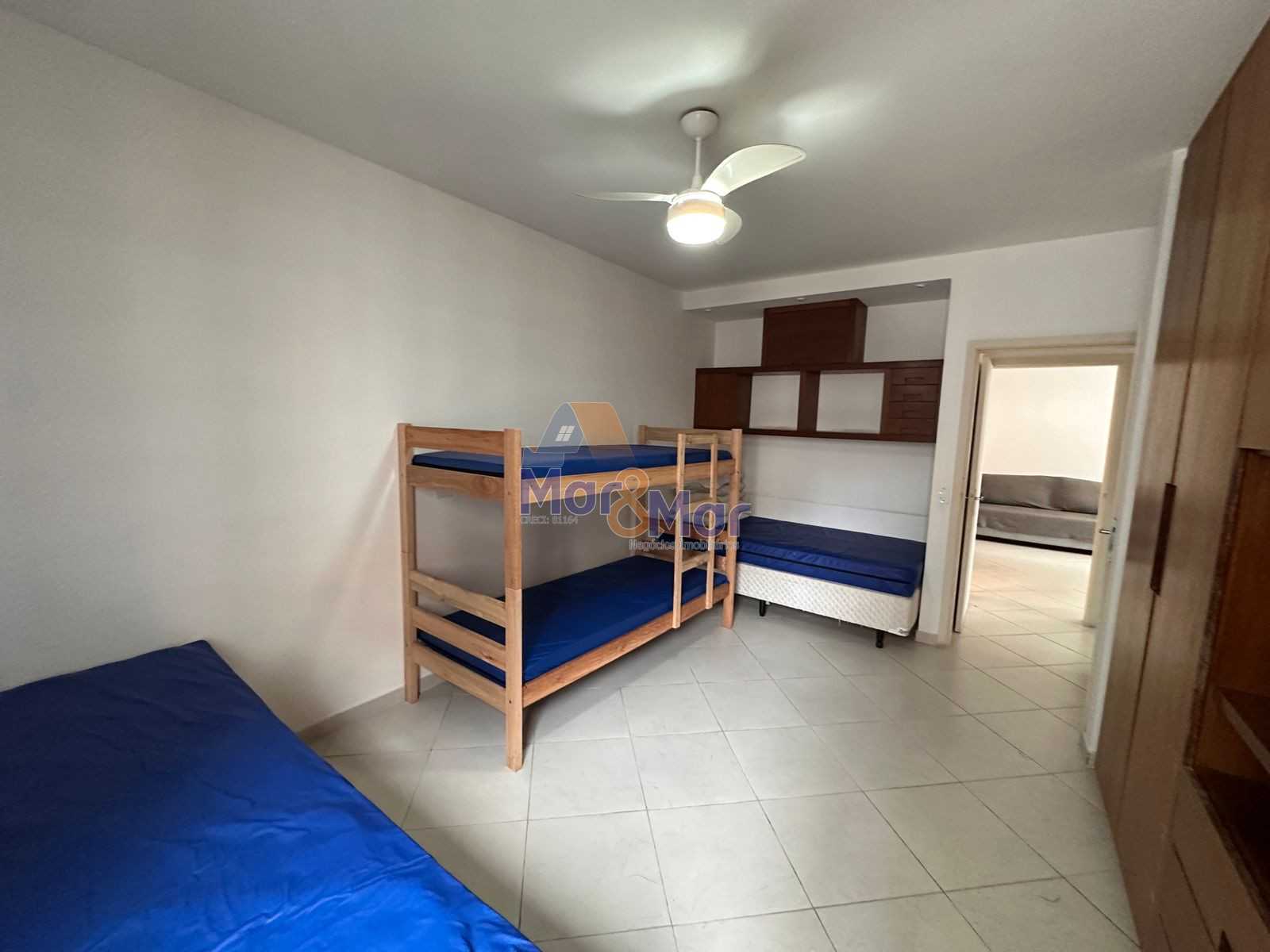Apartamento na Praia das Pitangueiras, Guarujá - SP