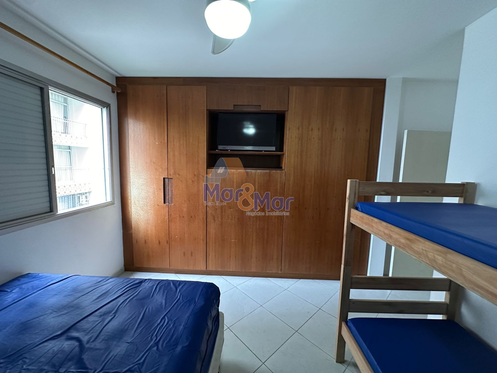 Apartamento na Praia das Pitangueiras, Guarujá - SP