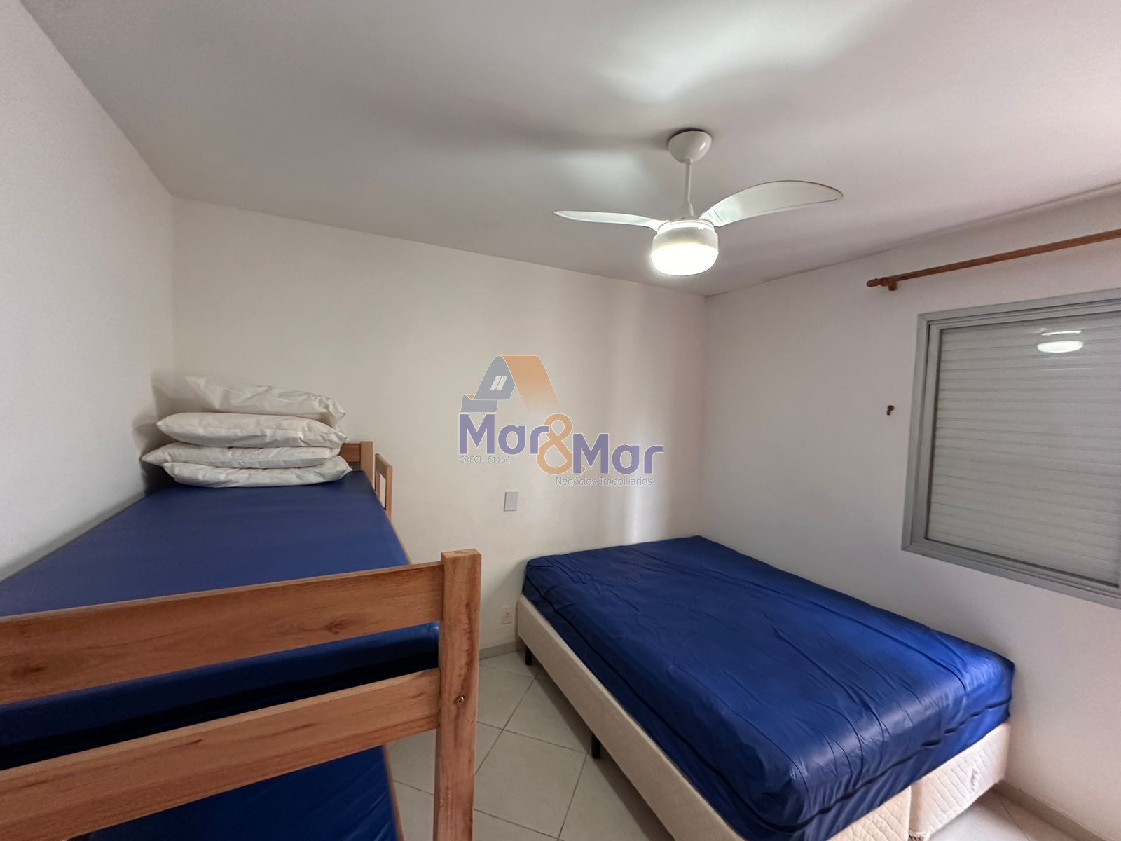 Apartamento na Praia das Pitangueiras, Guarujá - SP