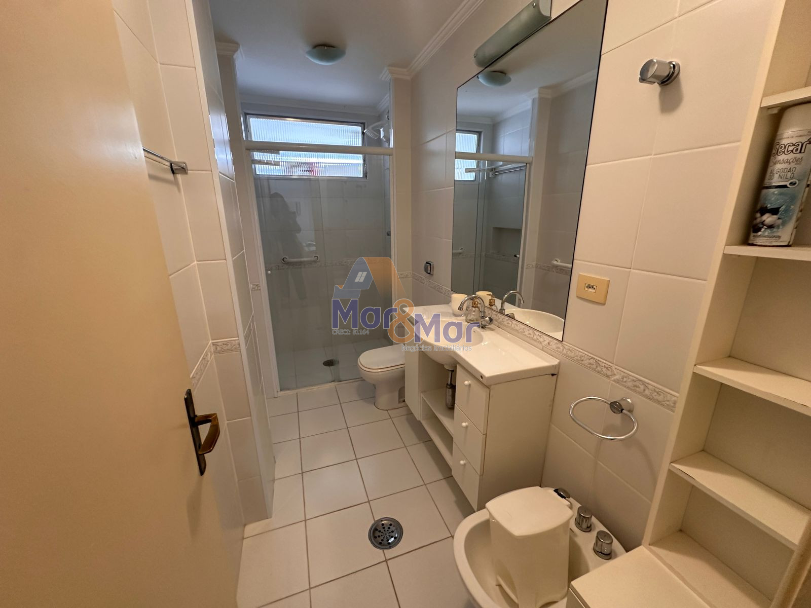 Apartamento na Praia das Pitangueiras, Guarujá - SP