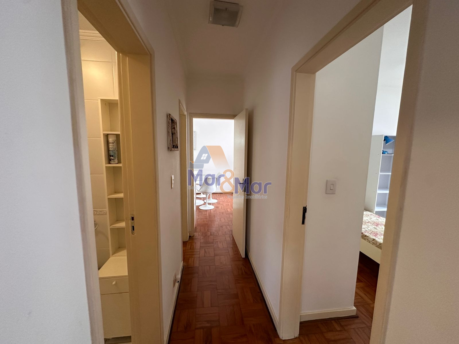 Apartamento na Praia das Pitangueiras, Guarujá - SP