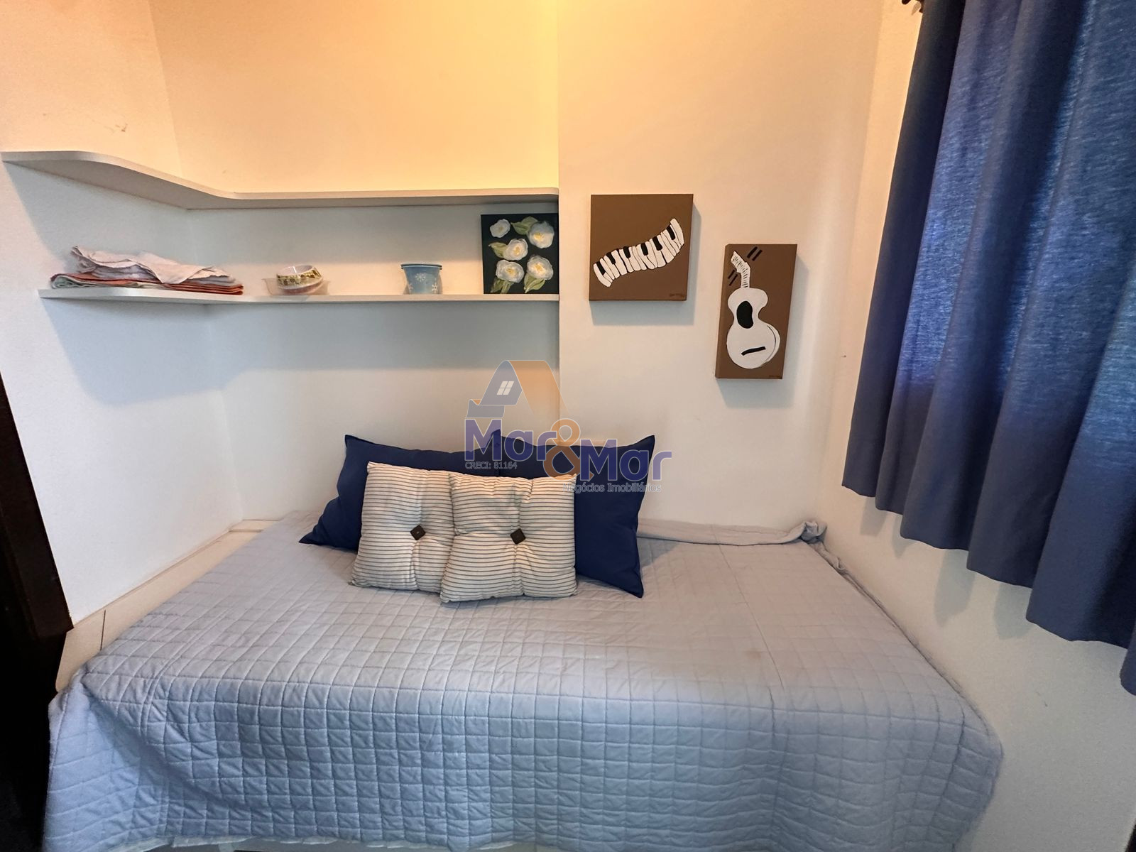Apartamento na Praia das Pitangueiras, Guarujá - SP