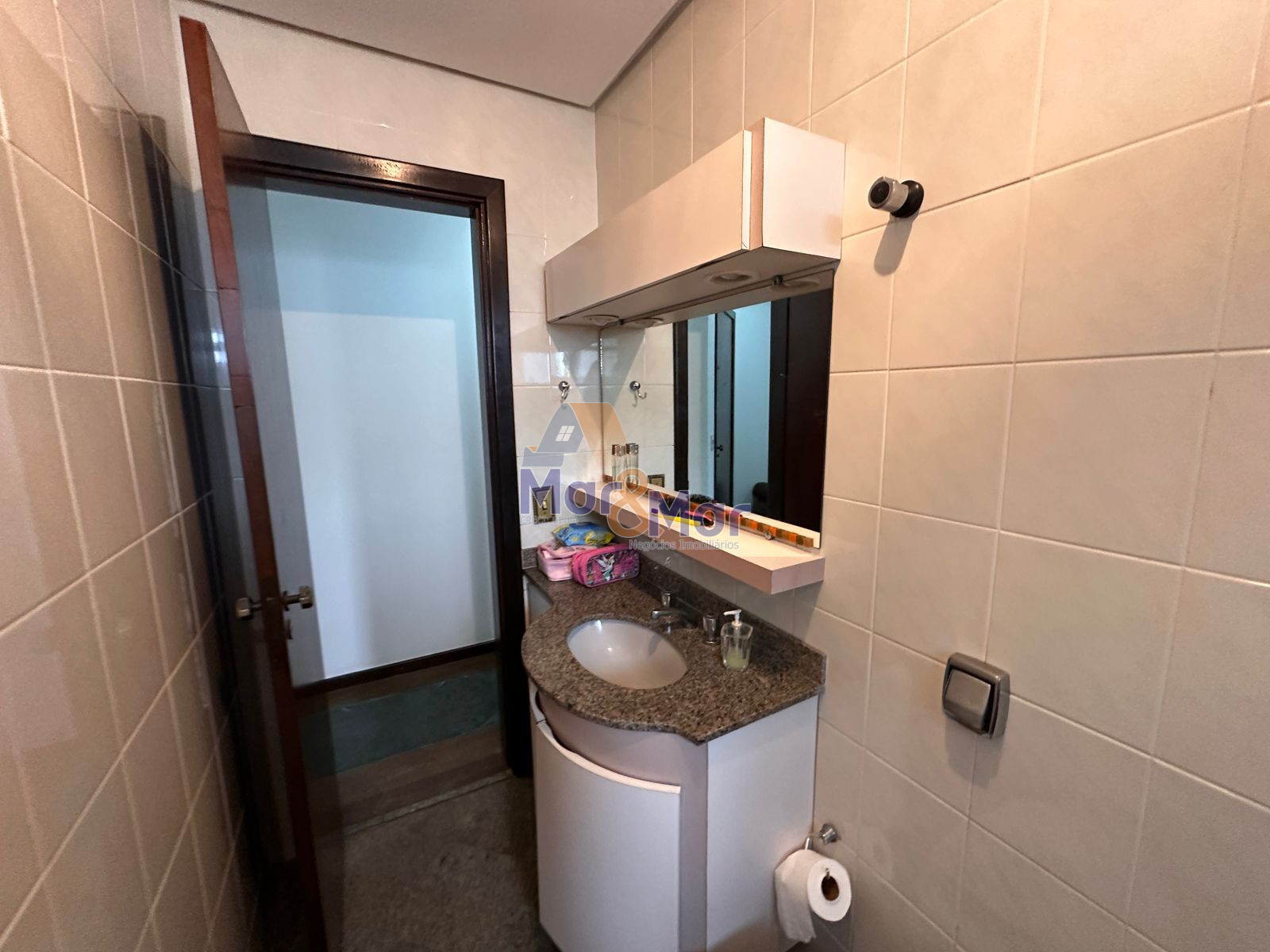 Apartamento na Praia das Pitangueiras, Guarujá - SP