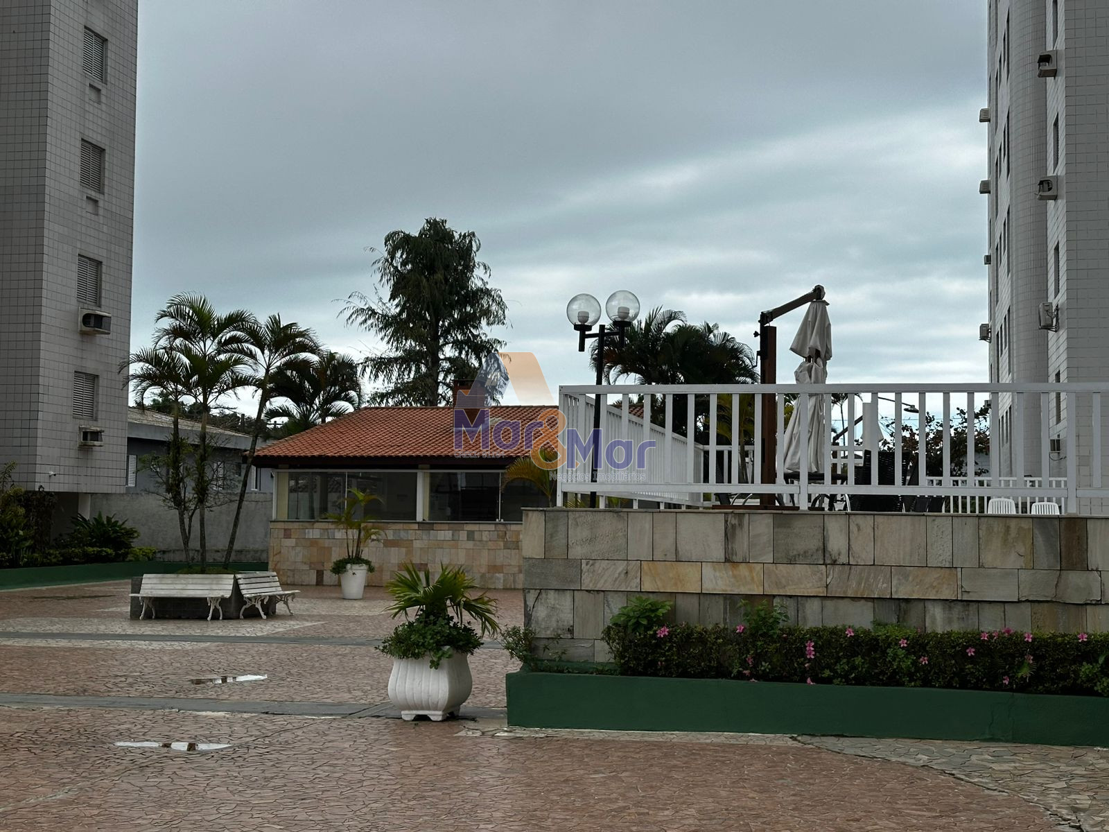 Apartamento na Praia da Enseada, Guarujá - SP