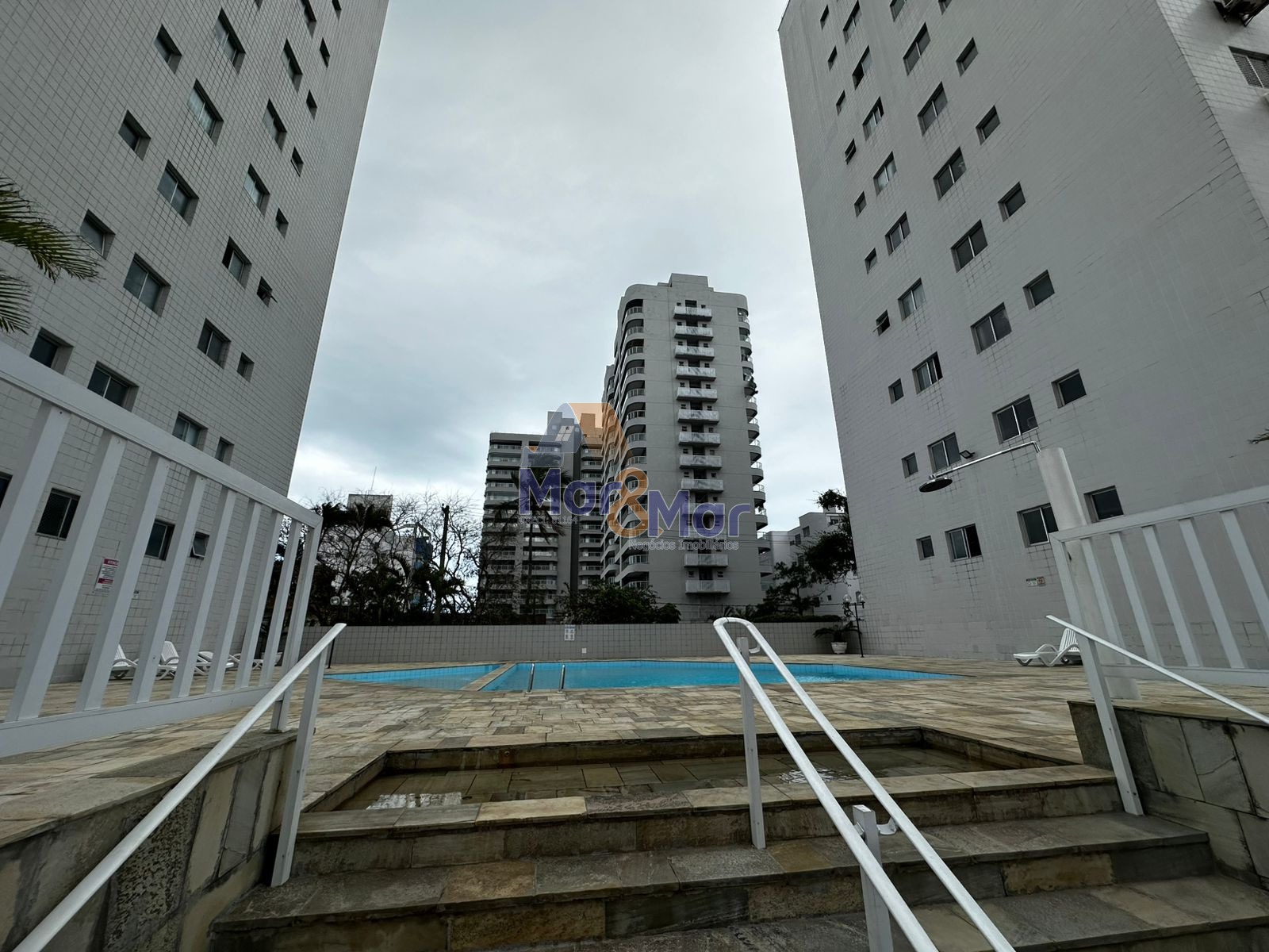 Apartamento na Praia da Enseada, Guarujá - SP