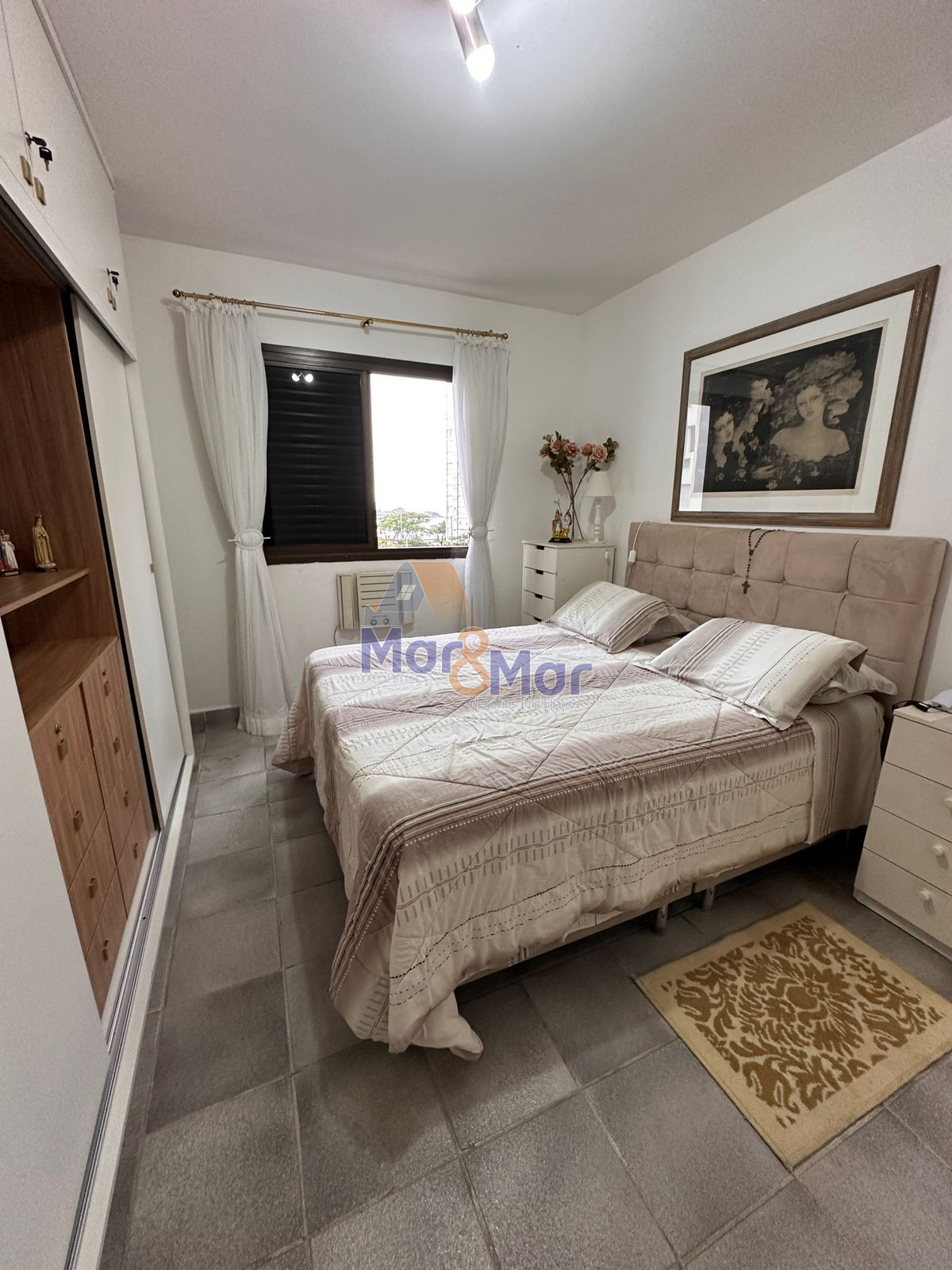 Apartamento na Praia das Pitangueiras, Guarujá - SP