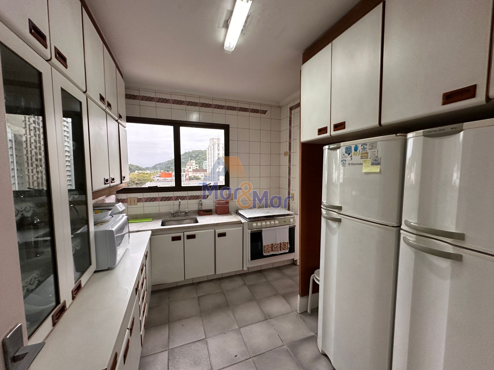 Apartamento na Praia das Pitangueiras, Guarujá - SP