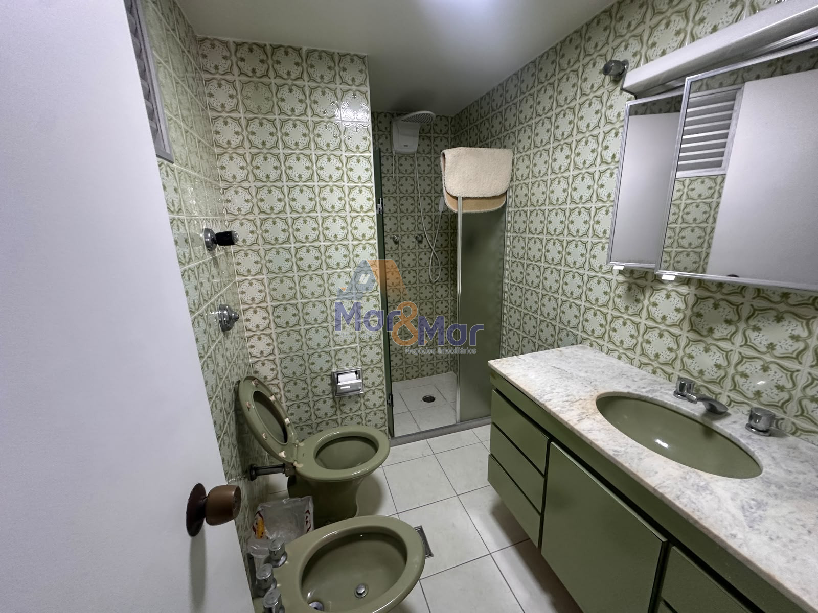 Apartamento Frente ao Mar nas Pitangueiras, Guarujá - SP