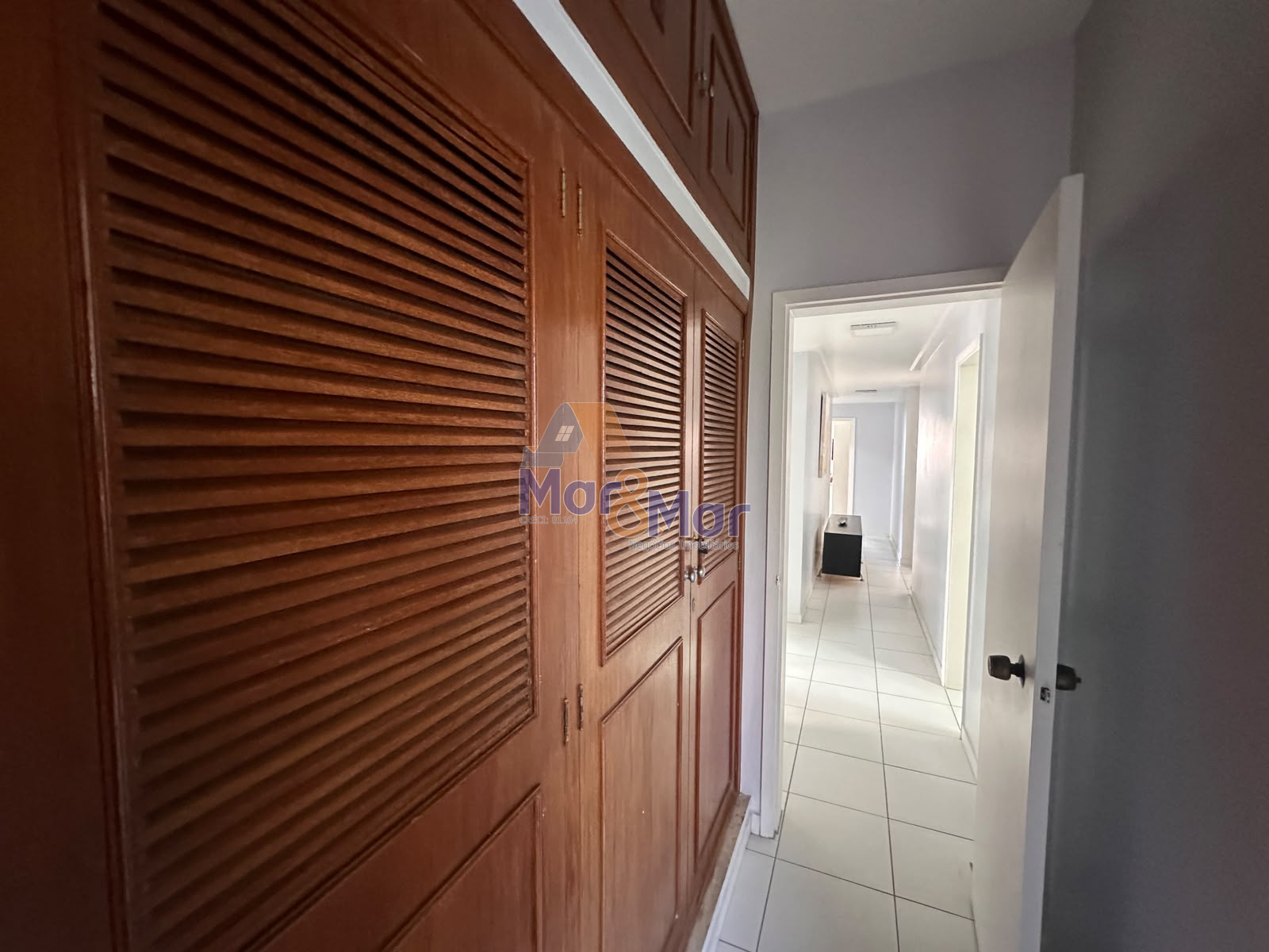 Apartamento Frente ao Mar nas Pitangueiras, Guarujá - SP