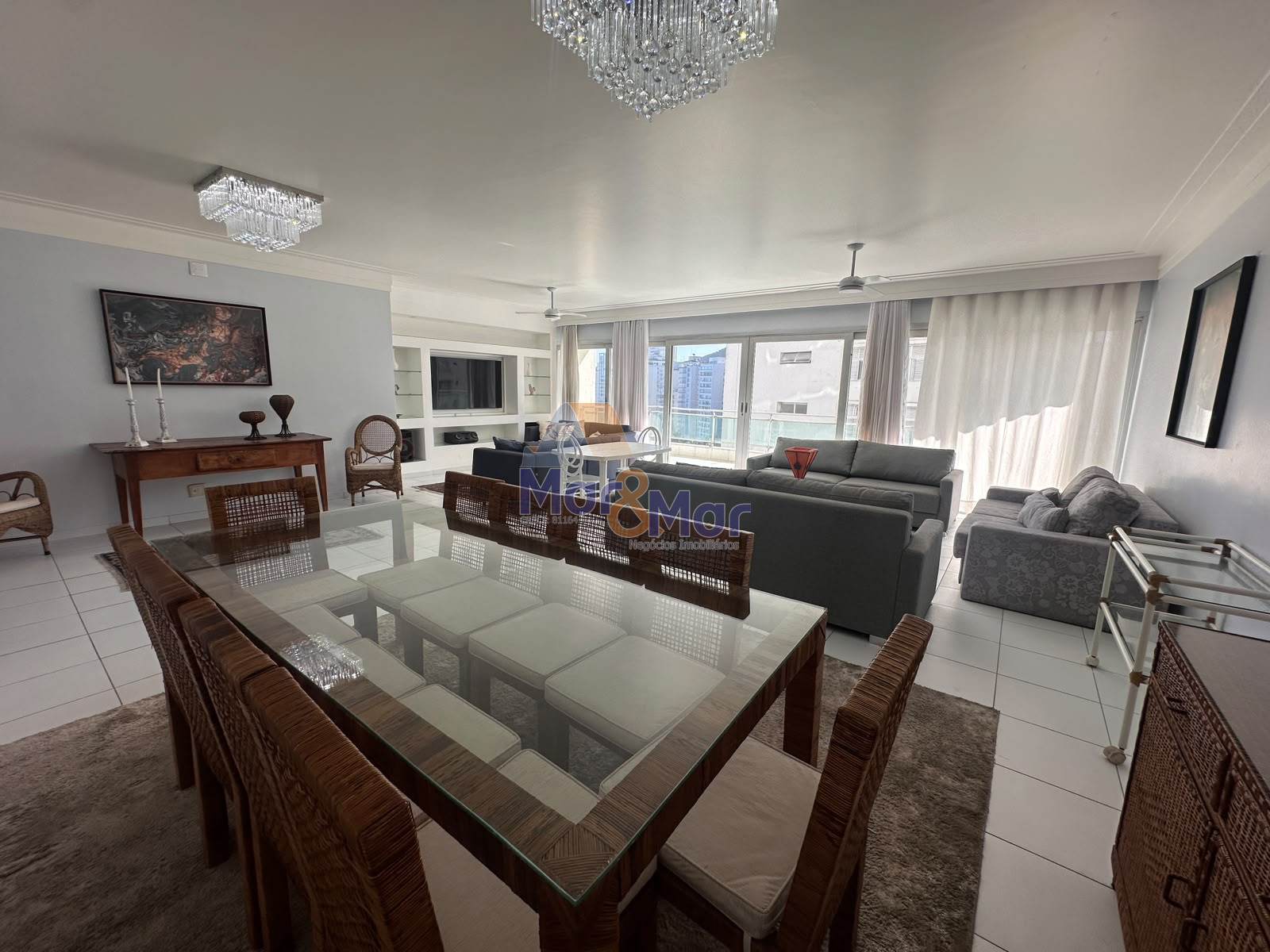 Apartamento Frente ao Mar nas Pitangueiras, Guarujá - SP