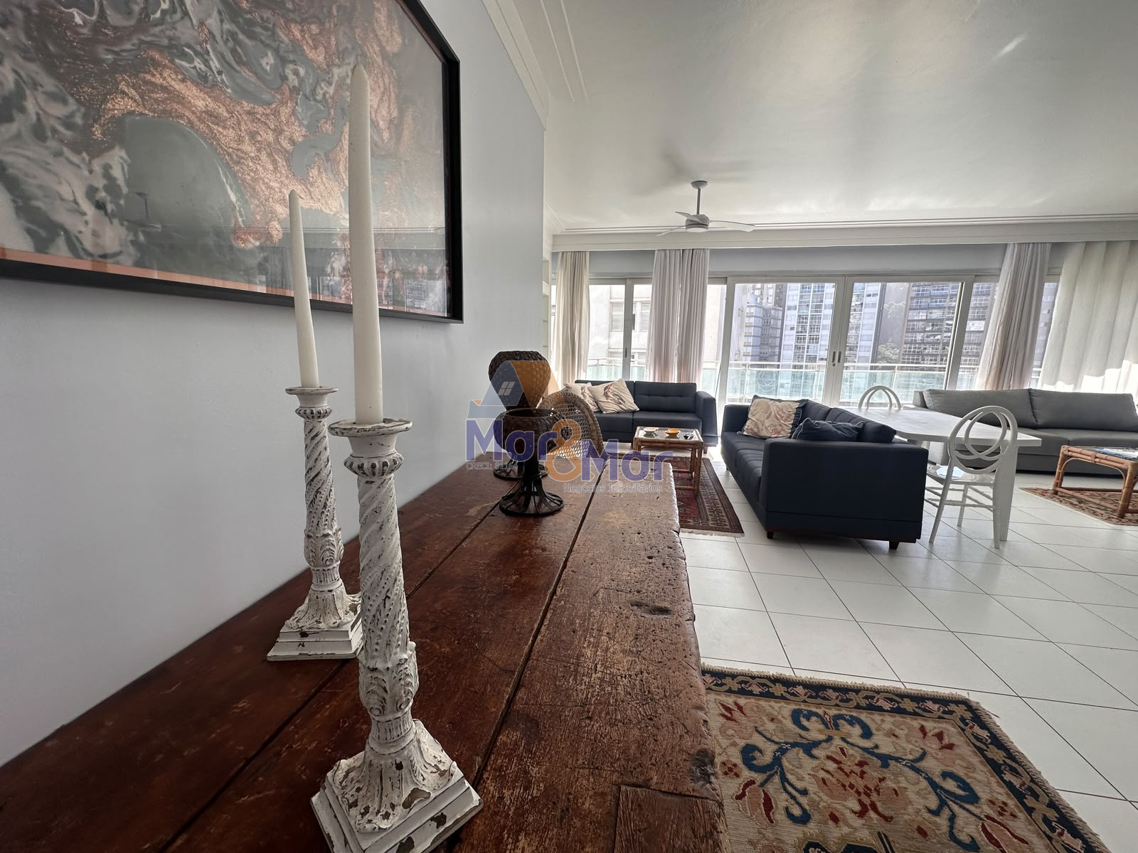 Apartamento Frente ao Mar nas Pitangueiras, Guarujá - SP