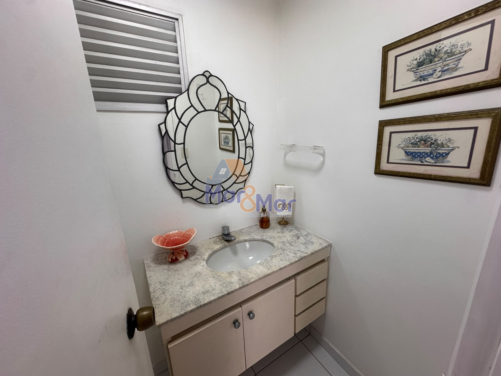 Apartamento Frente ao Mar nas Pitangueiras, Guarujá - SP