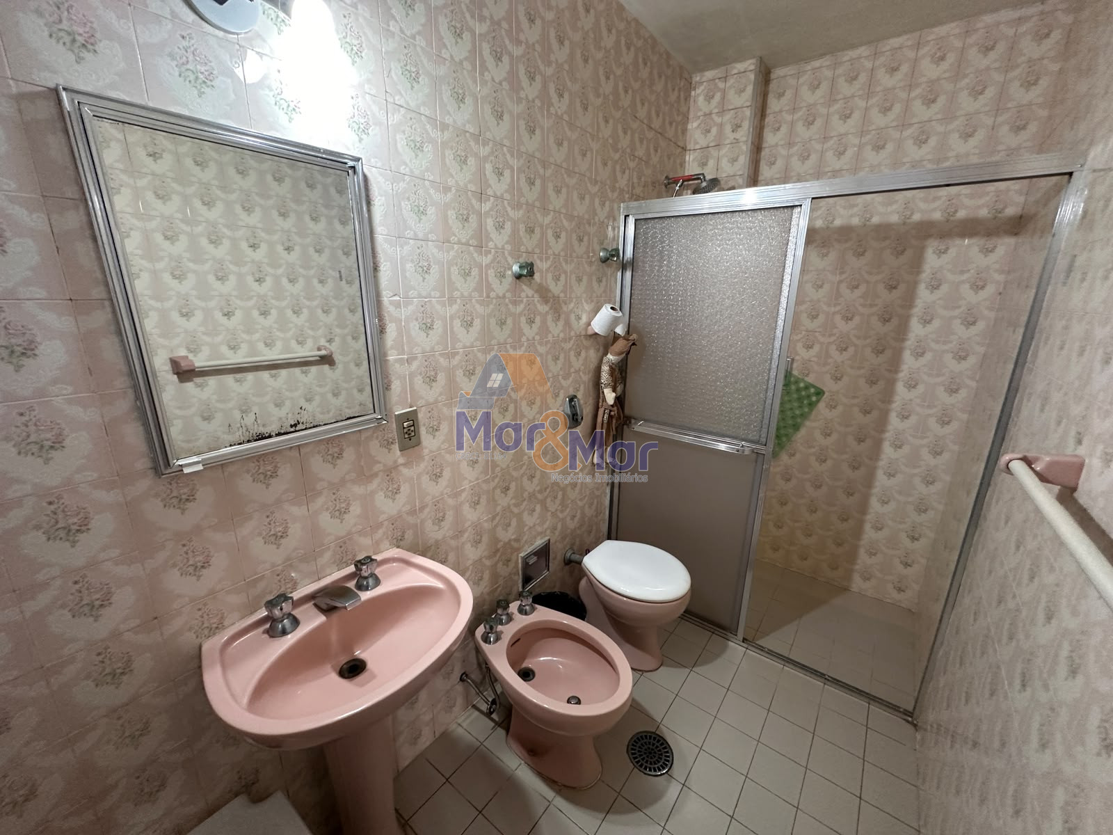 Apartamento Frente ao Mar nas Pitangueiras, Guarujá - SP