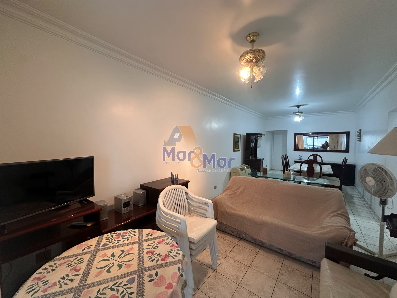 Apartamento na Praia das Pitangueiras, Guarujá - SP