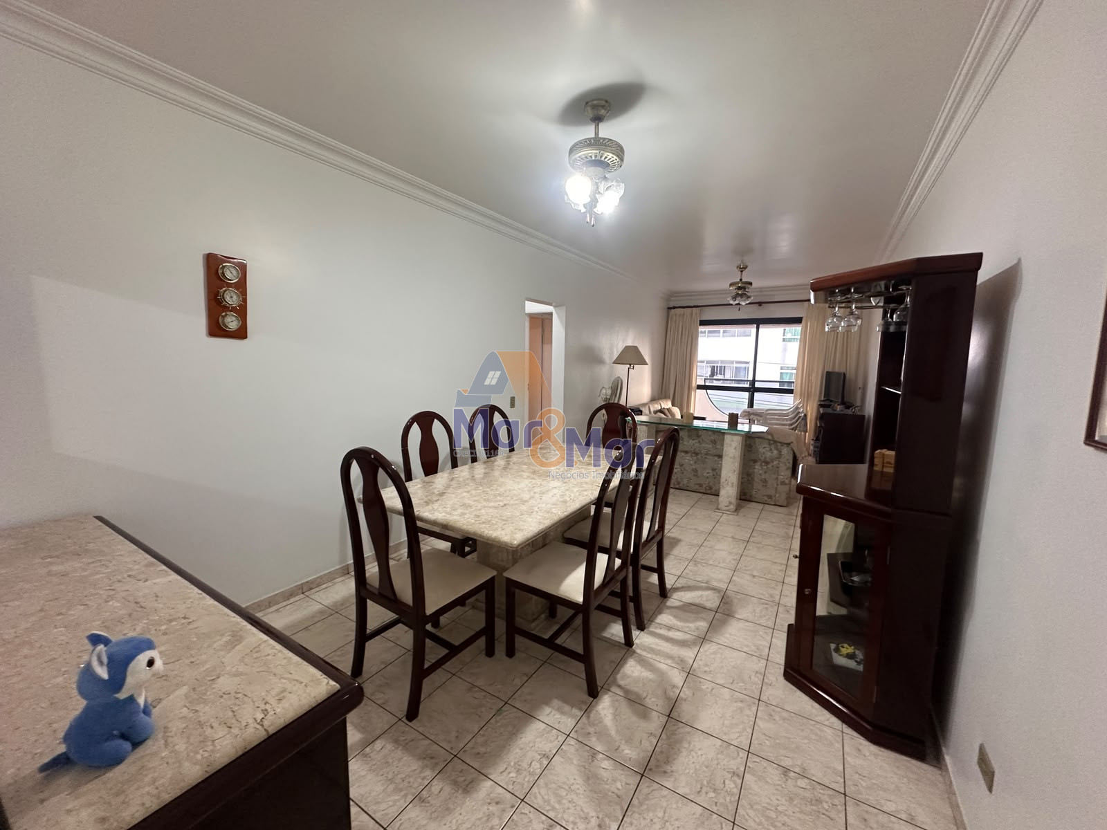 Apartamento na Praia das Pitangueiras, Guarujá - SP